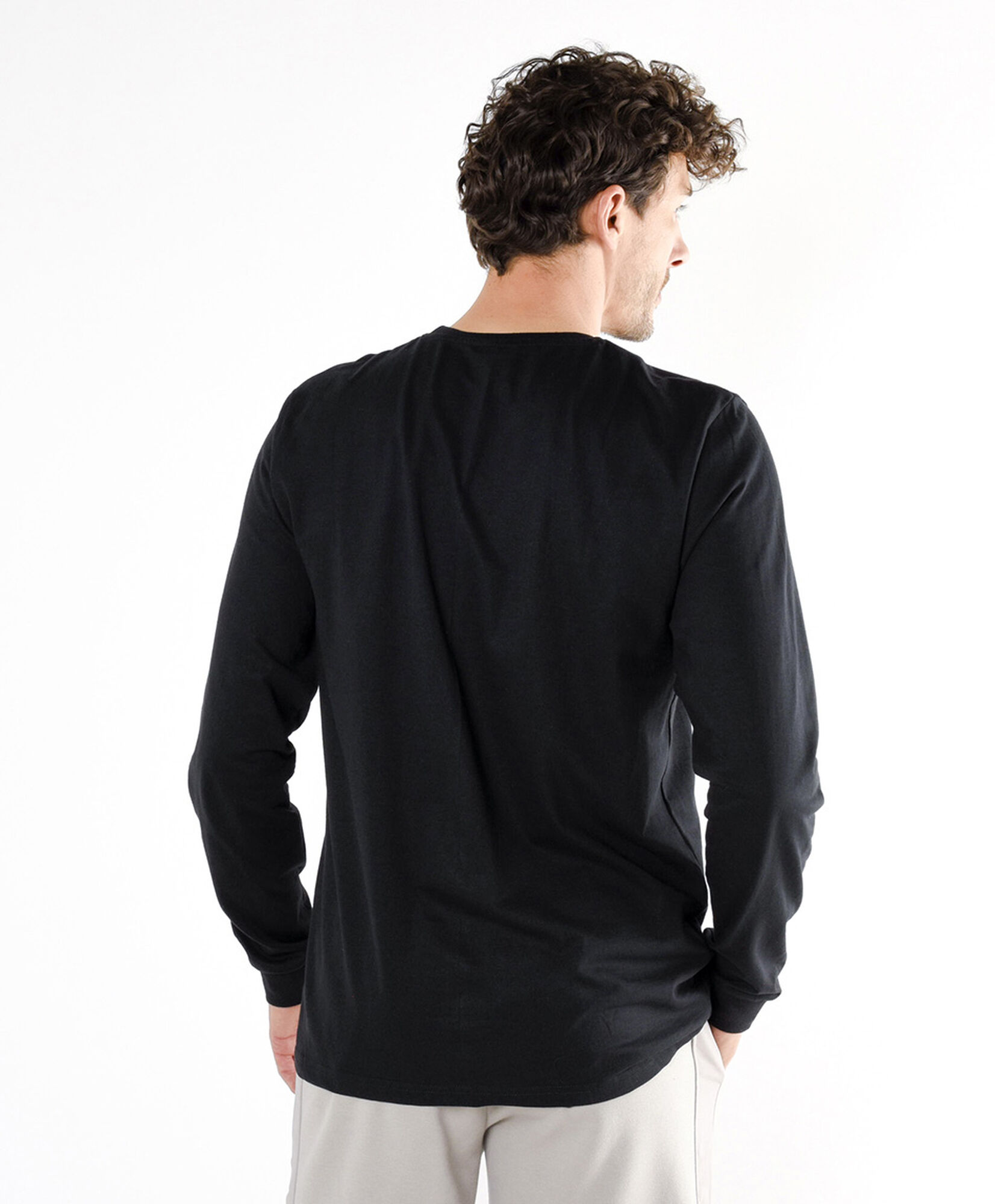 Polera hombre negra manga larga Polera hombre negra manga larga