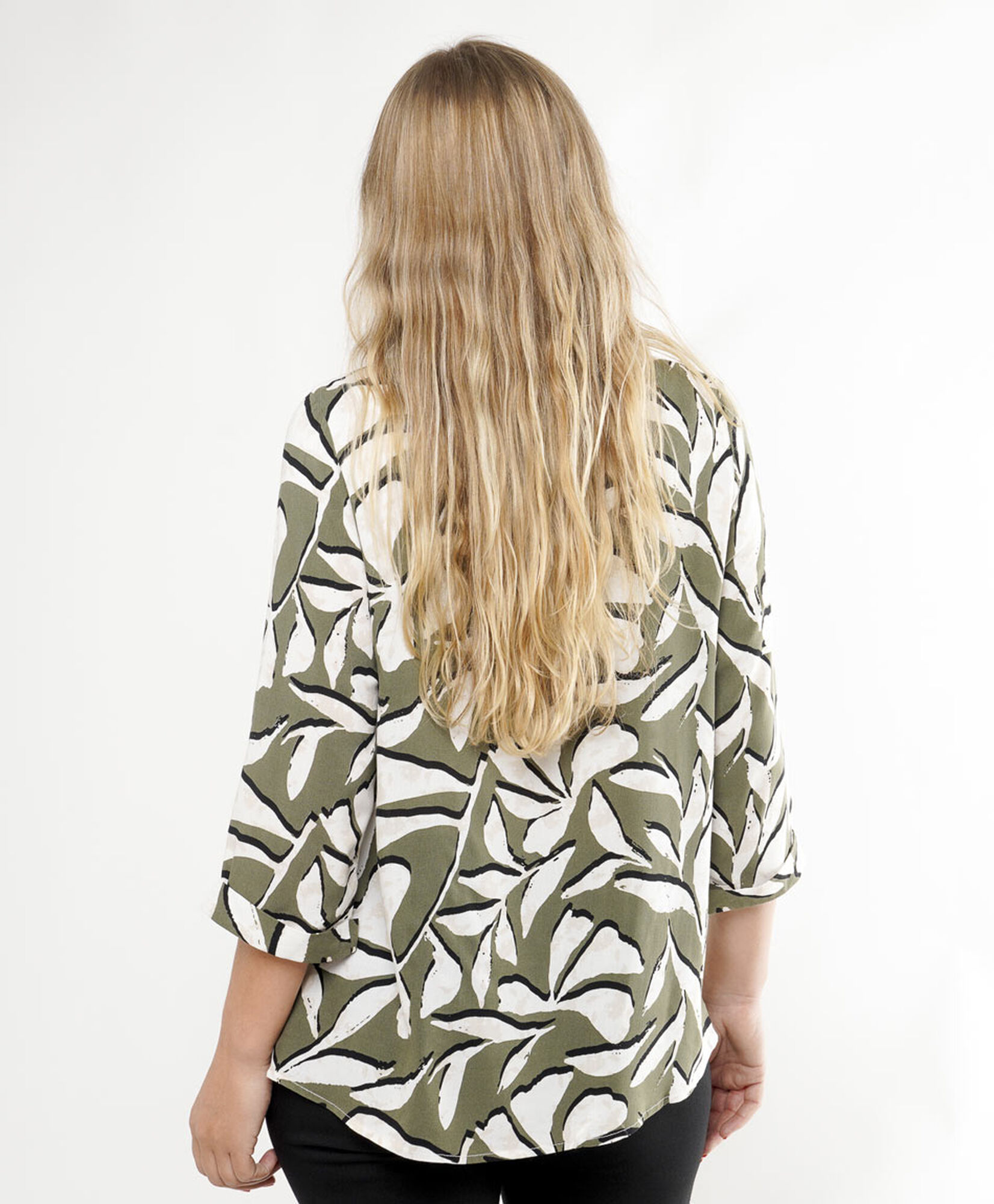 Blusa mujer estampado hojitas Blusa mujer estampado hojitas