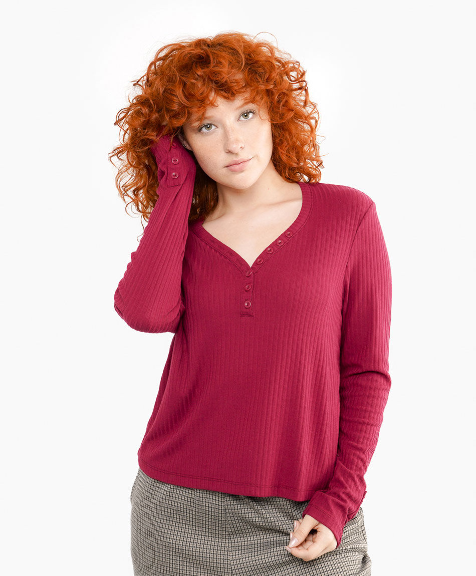 Polera mujer cuelo v abotonado