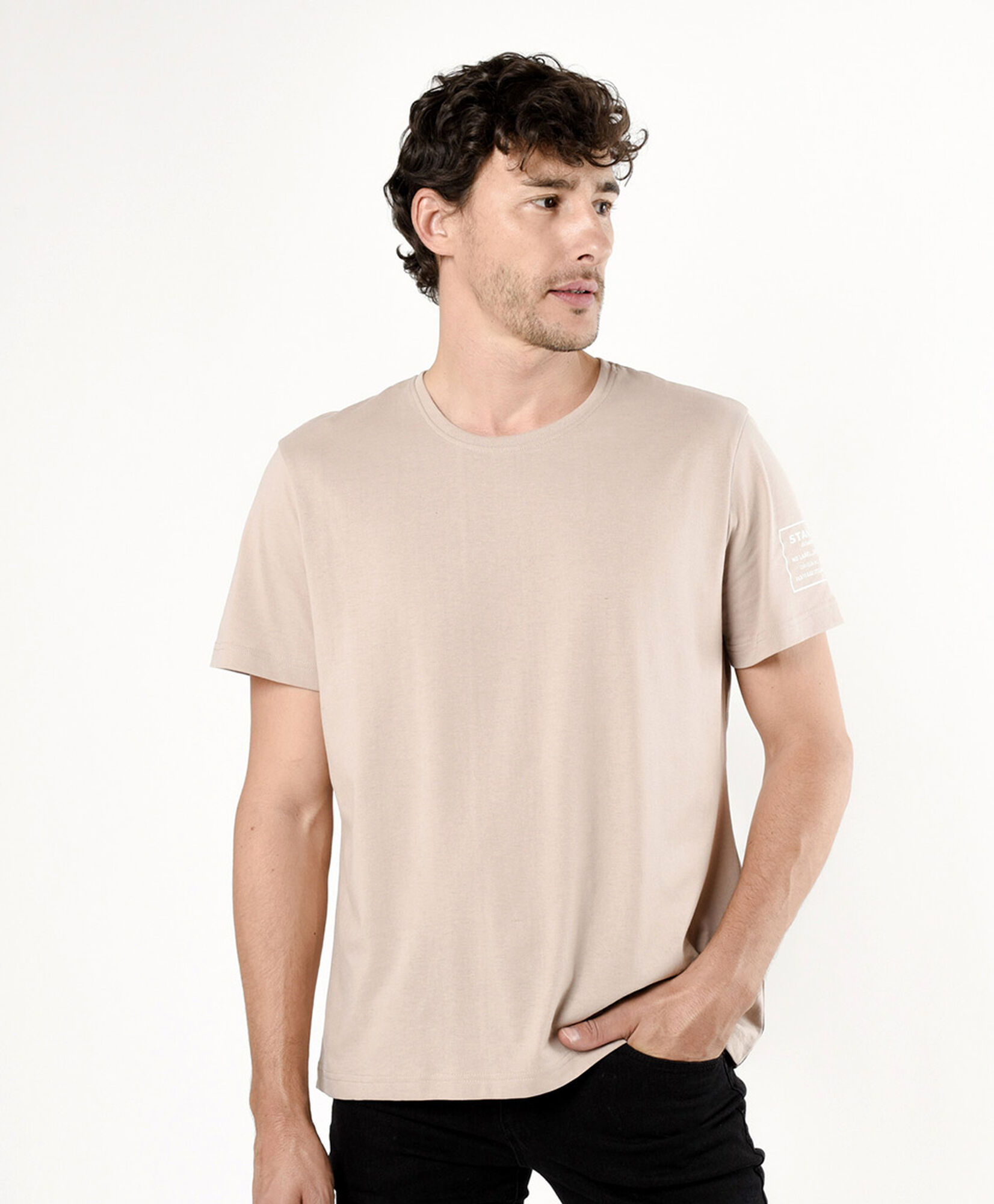 Polera hombre lisa manga estampada Polera hombre lisa manga estampada