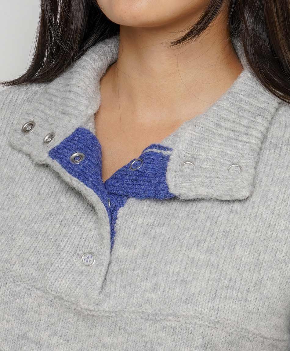 Sweater mujer cuello alto botones