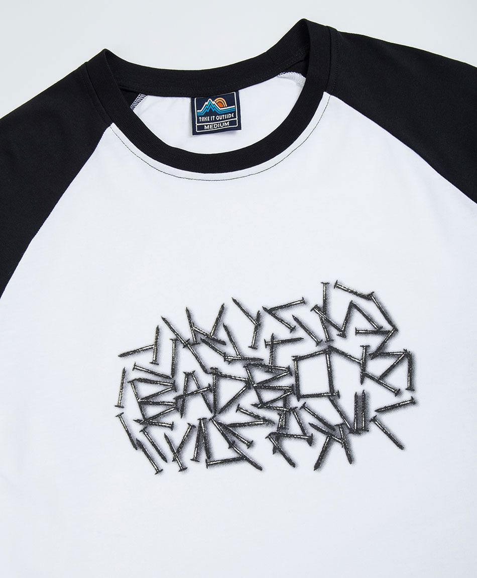 Polera hombre bicolor clavos