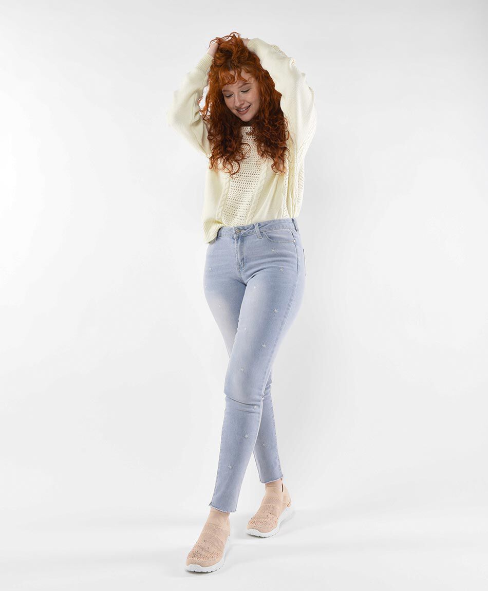 Jeans mujer bordado tiro alto