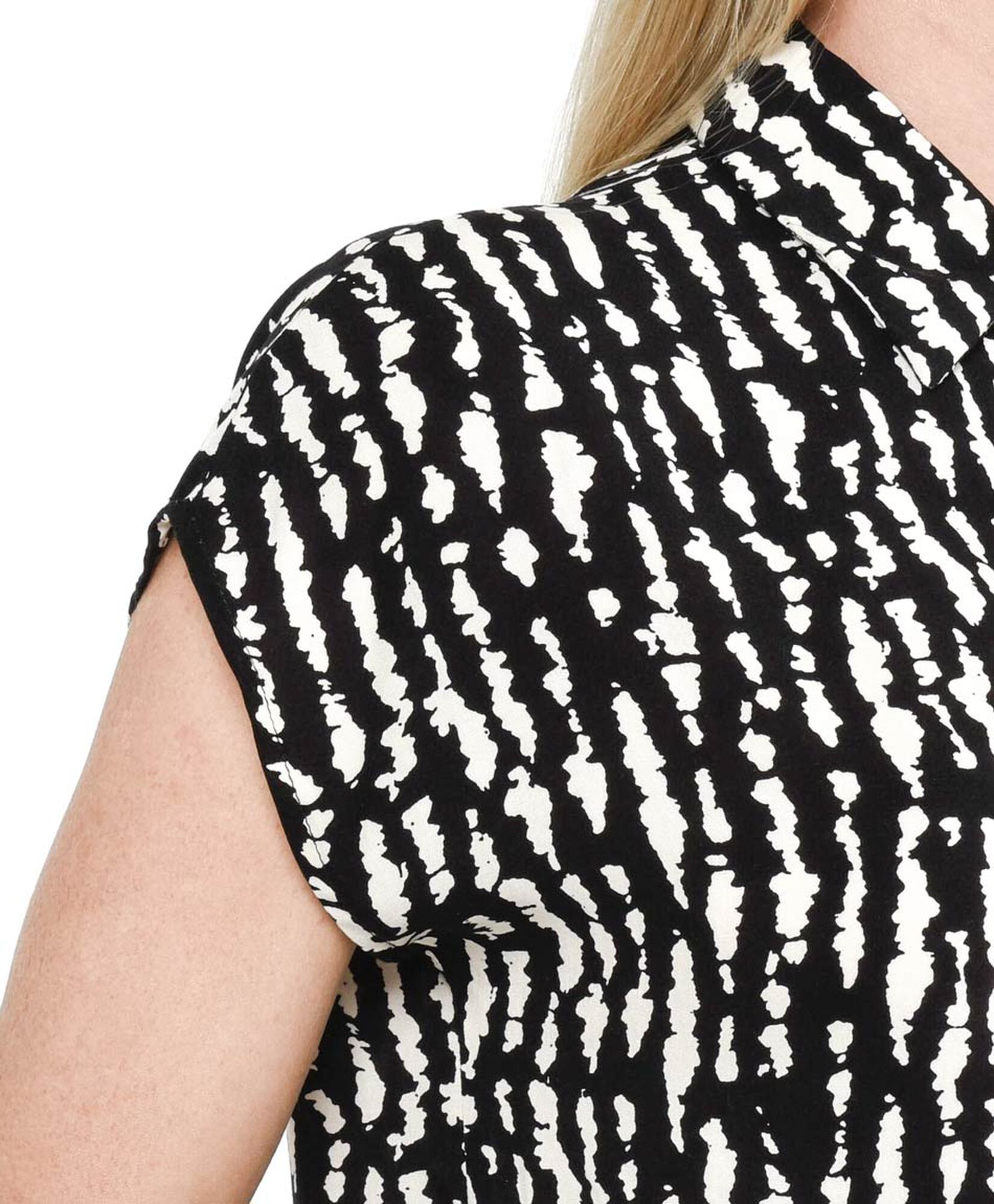 Blusa mujer diseño black and white Blusa mujer diseño black and white
