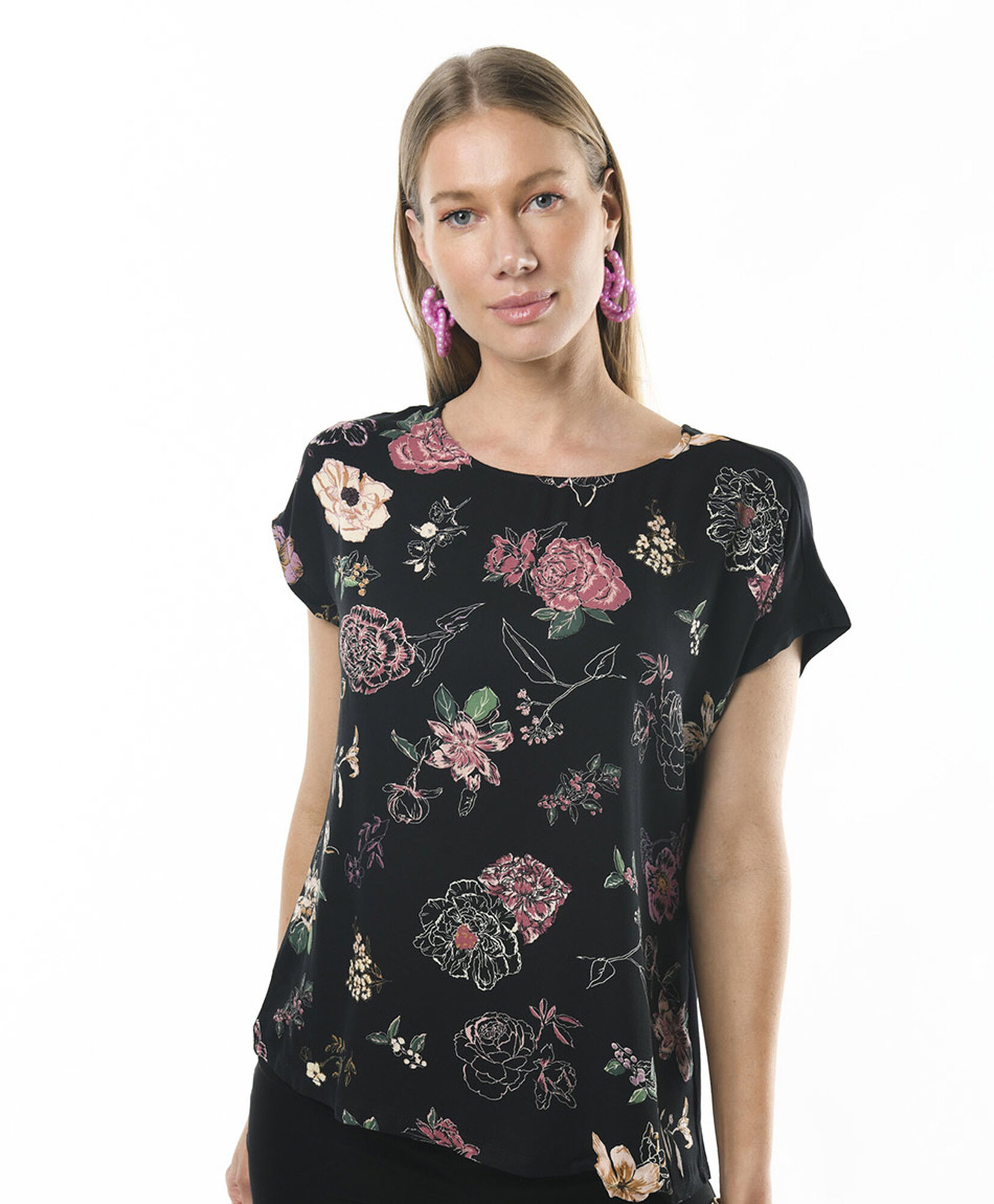 Polera mujer floral mix oversize negra Polera mujer floral mix oversize negra