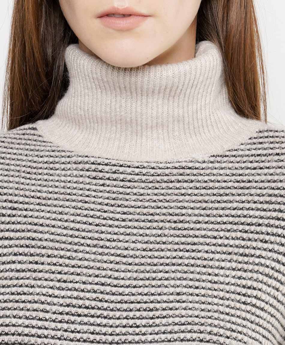 Sweater mujer l&iacute;neas cuello alto