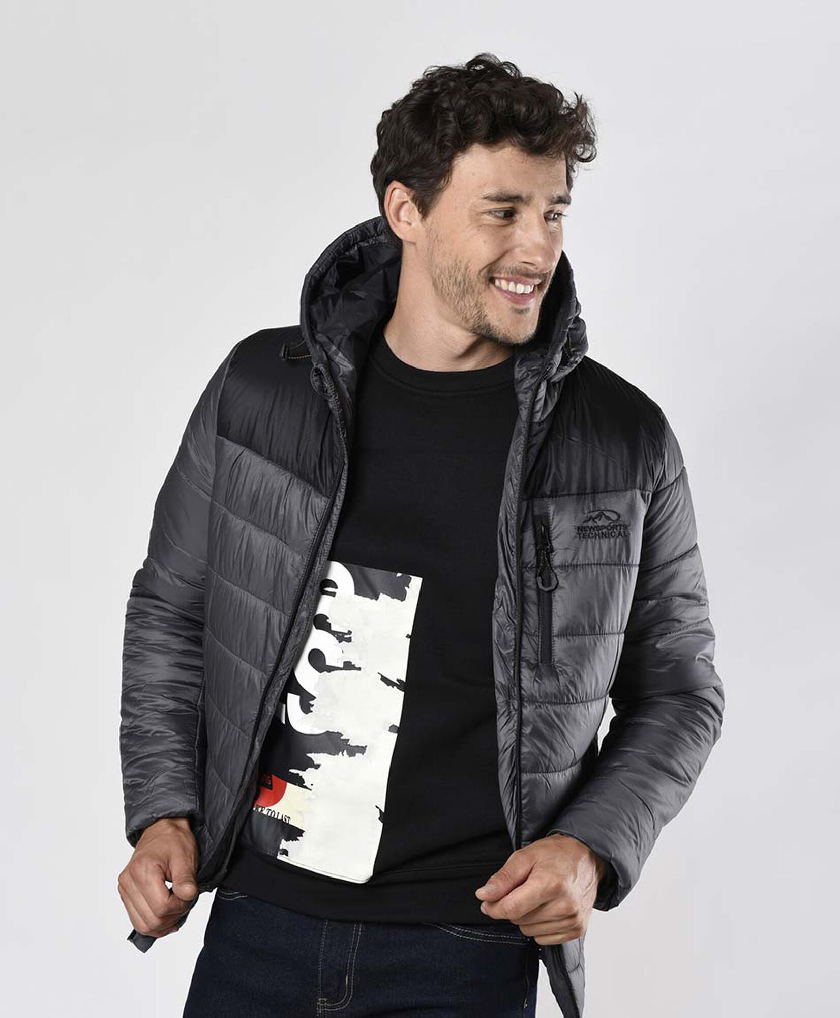 Parka deportiva hombre bicolor bolsillo en el pecho Parka deportiva hombre bicolor bolsillo en el pecho