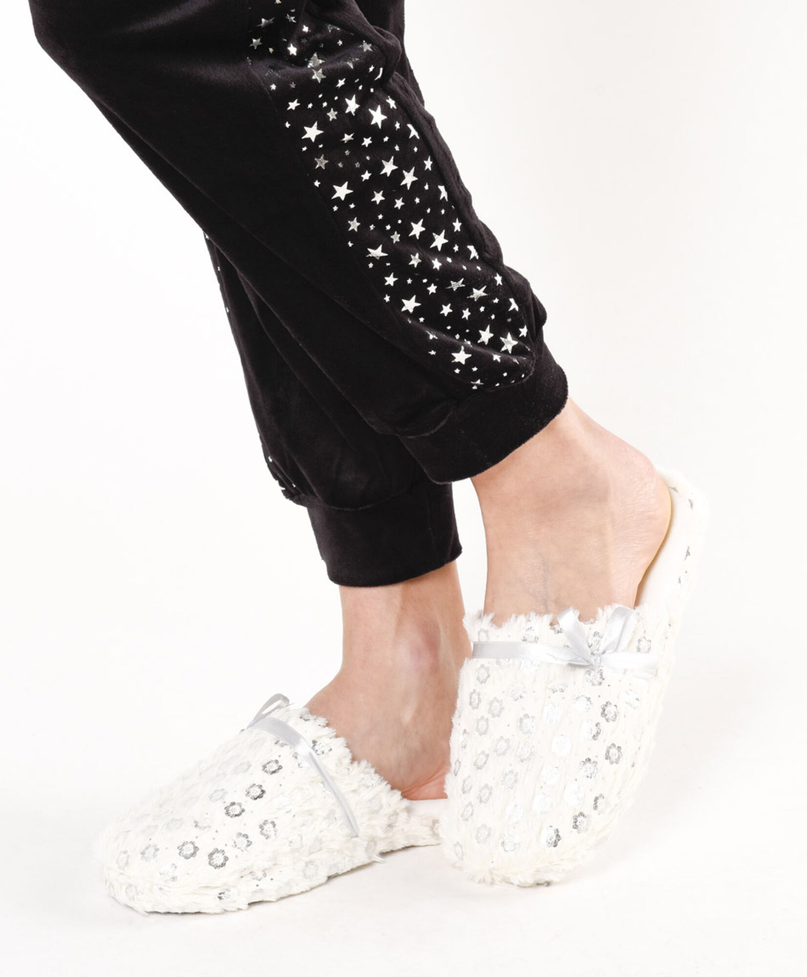 Pantufla mujer lazo y brillos Pantufla mujer lazo y brillos