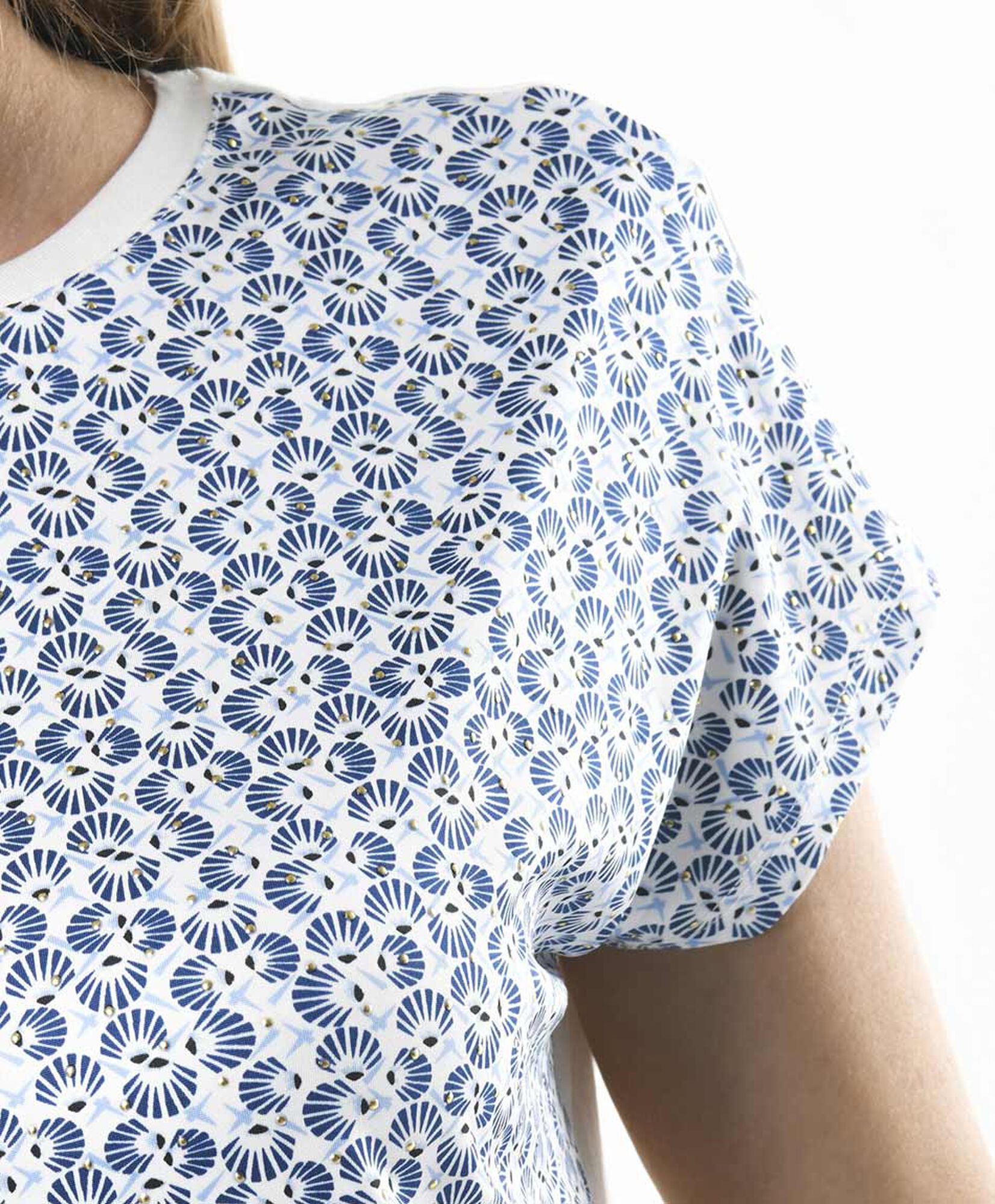 Polera mujer tachitas doradas oversize Polera mujer tachitas doradas oversize