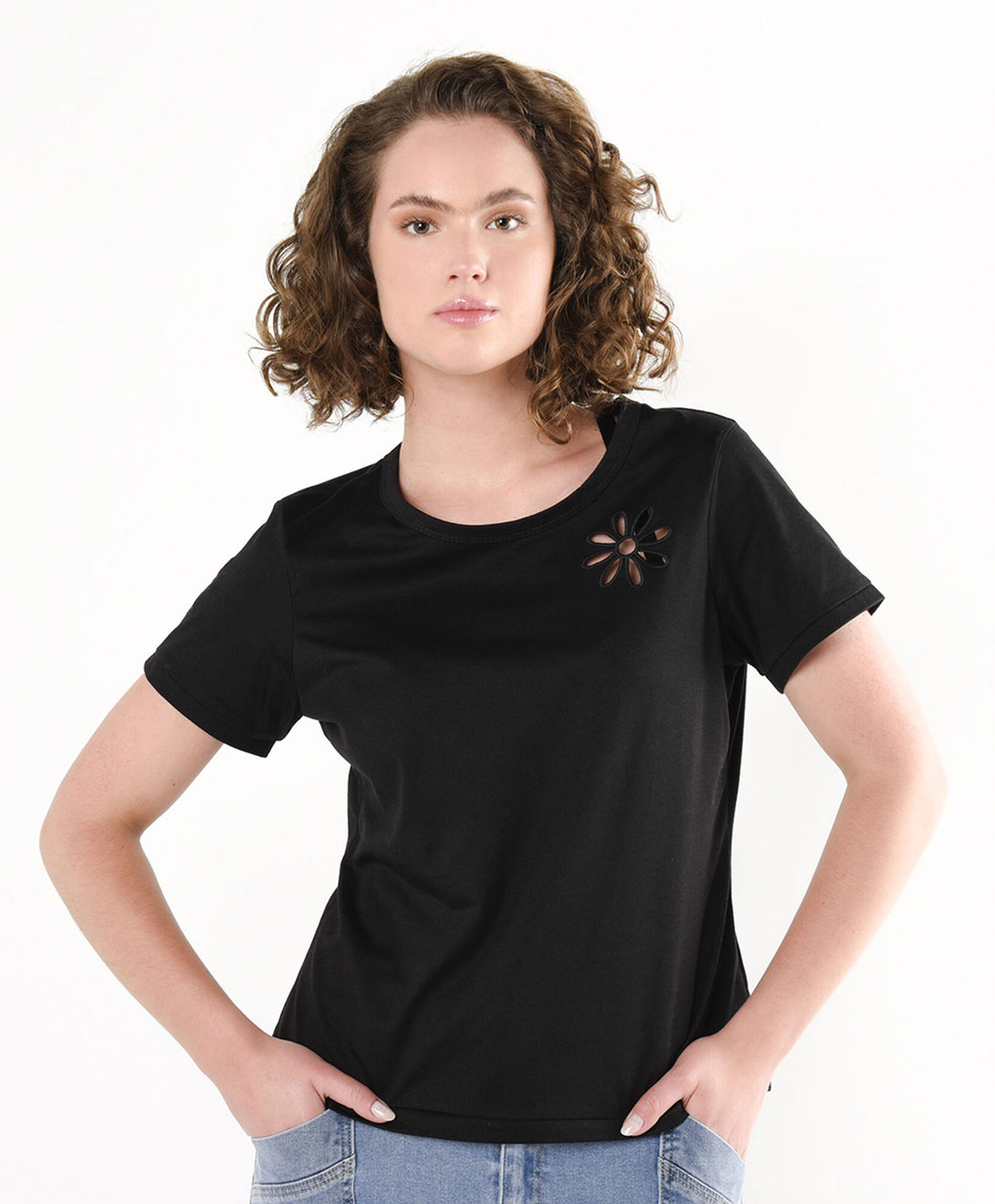Polera mujer flores caladas Polera mujer flores caladas