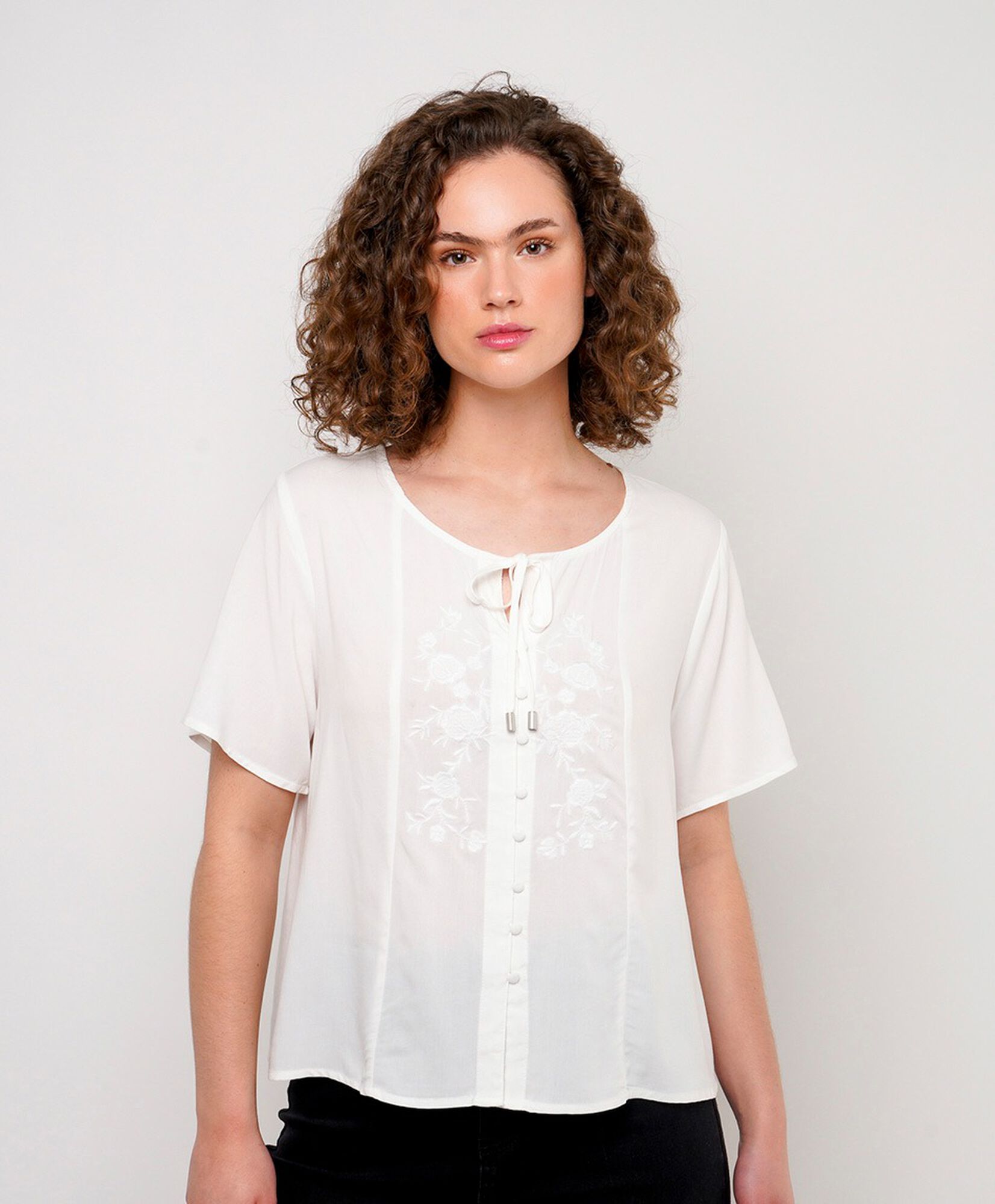 Blusa mujer romántica bordada Blusa mujer romántica bordada