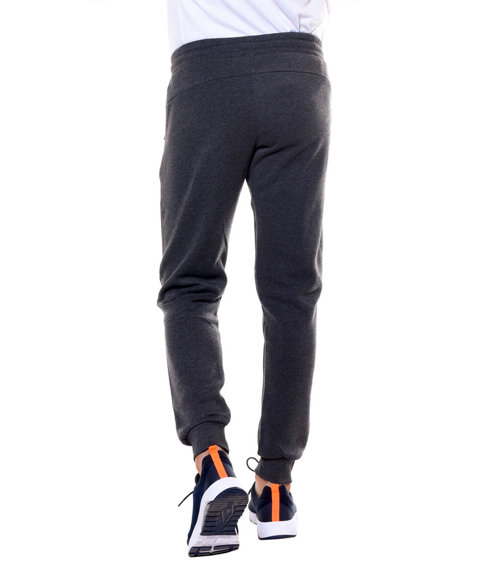 Pantalon deportivo cortes