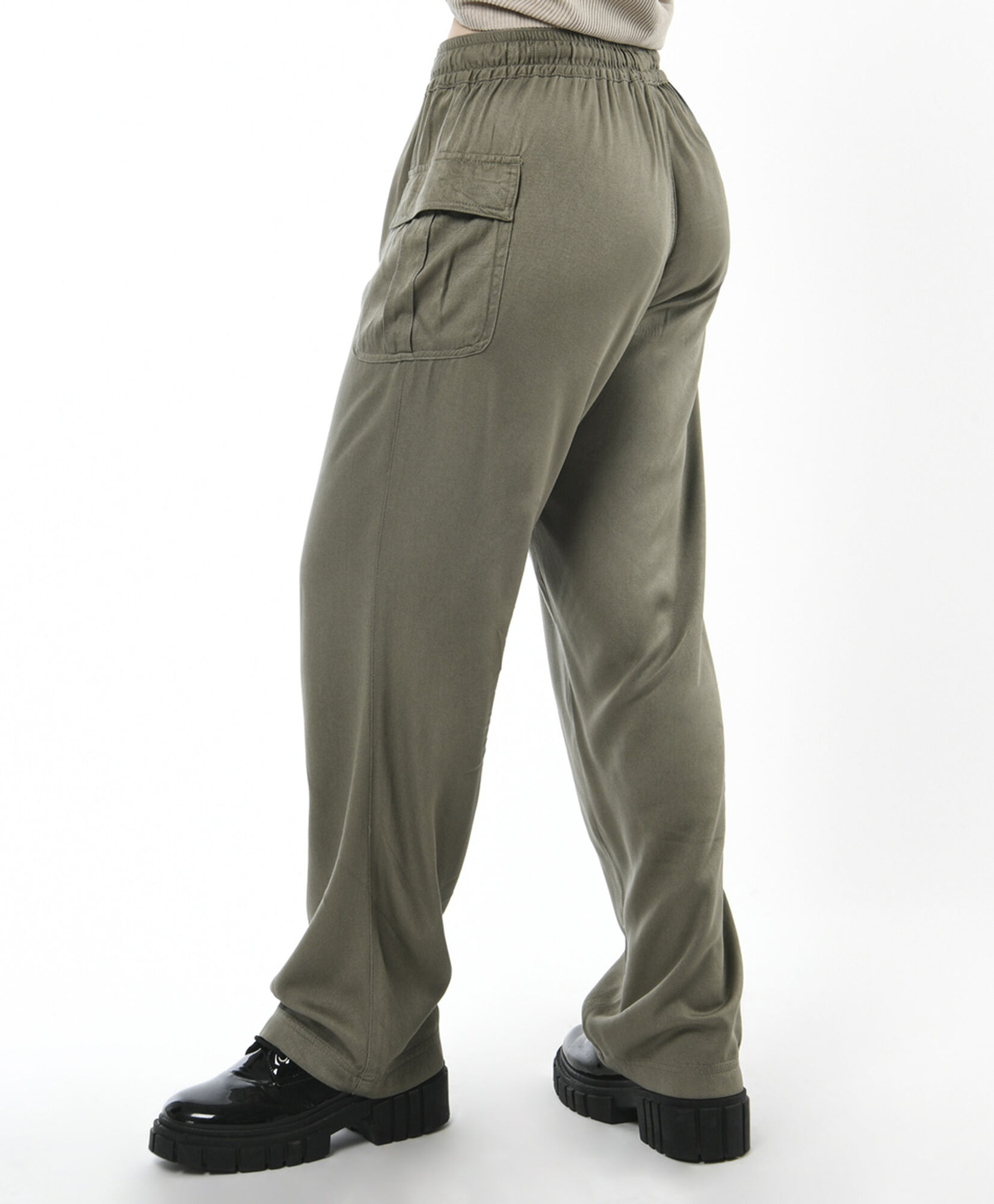 Pantalón mujer bolsillos wide Pantalón mujer bolsillos wide