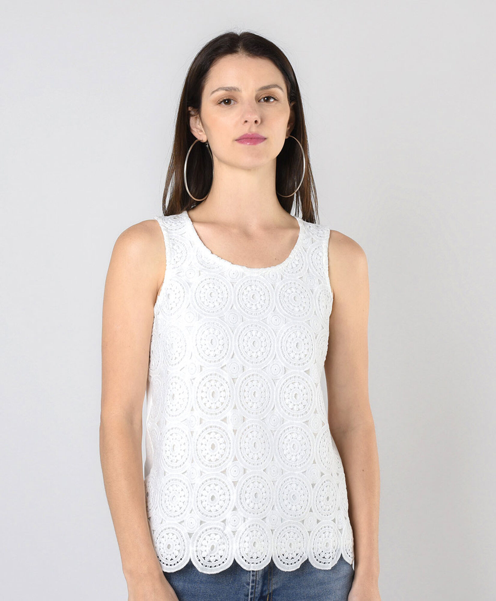 Blusa mujer estilo crochet redondos Blusa mujer estilo crochet redondos