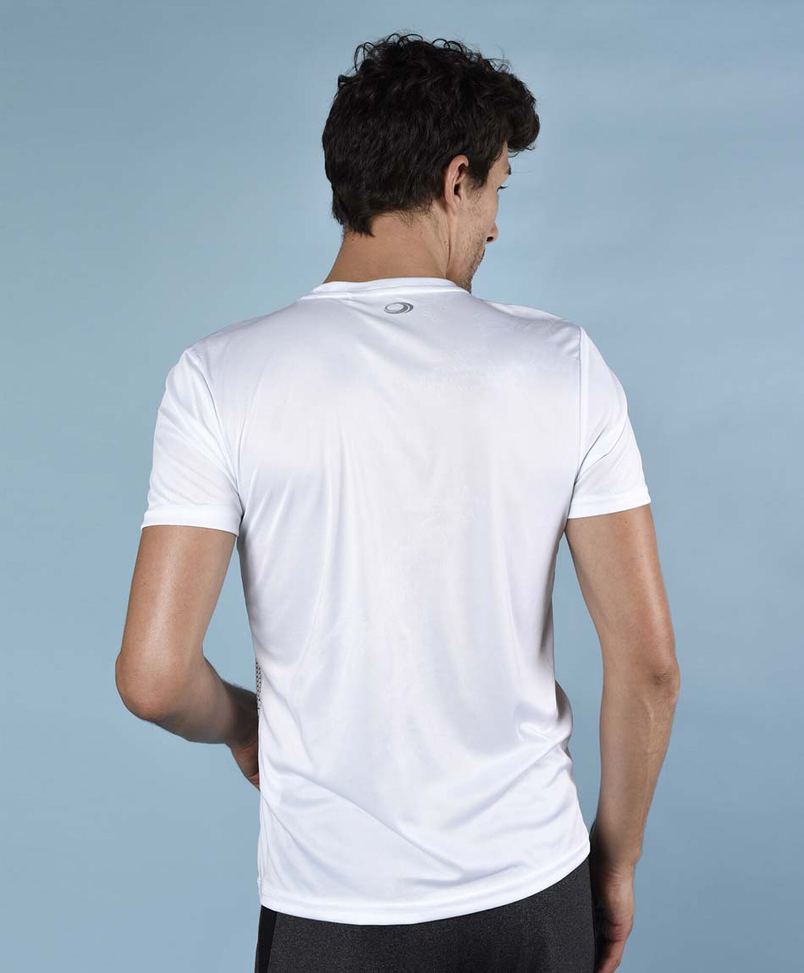 Polera deportiva manga corta cuello redondo Polera deportiva manga corta cuello redondo