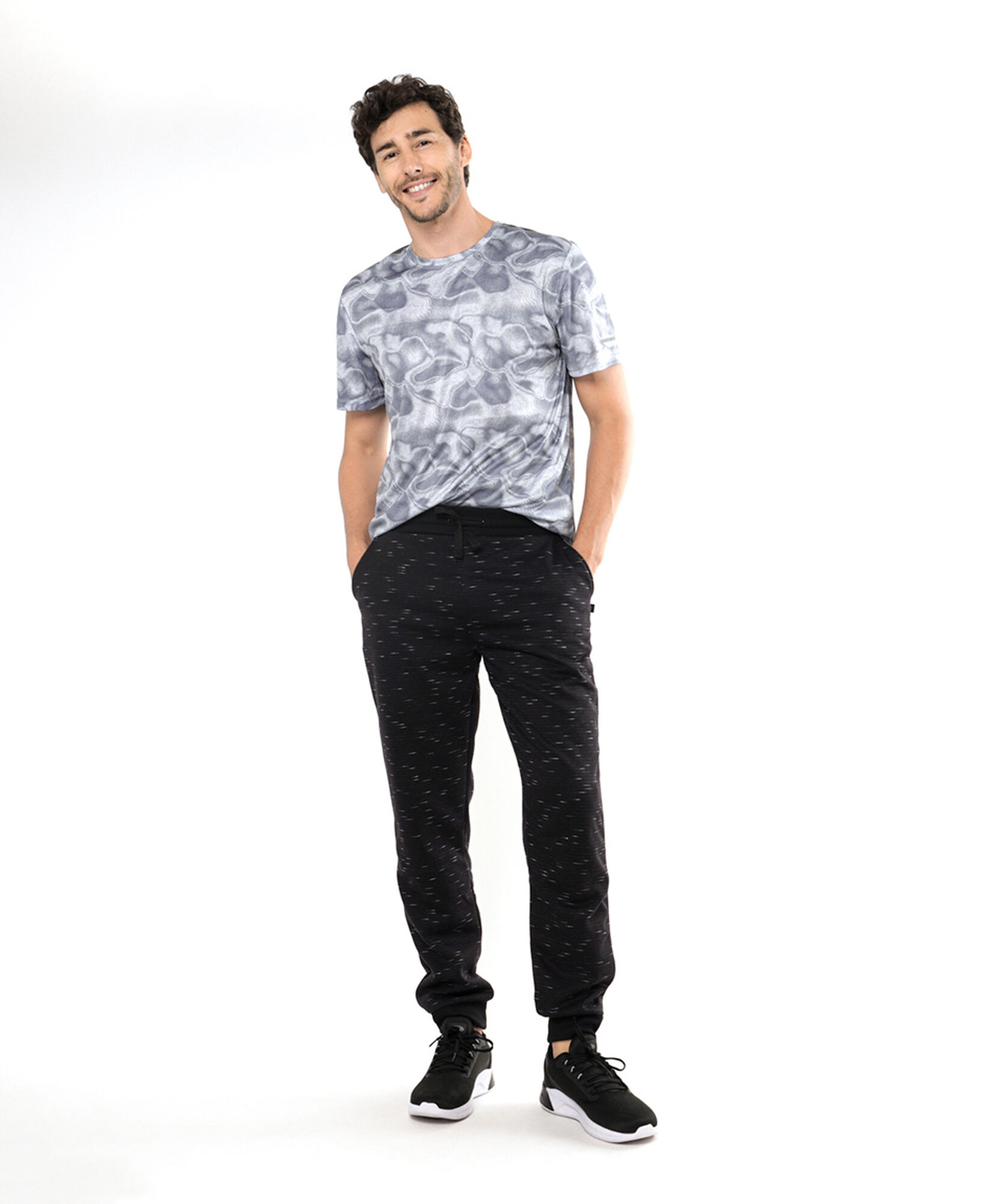 Pantalón deportivo hombre mini líneas Pantalón deportivo hombre mini líneas