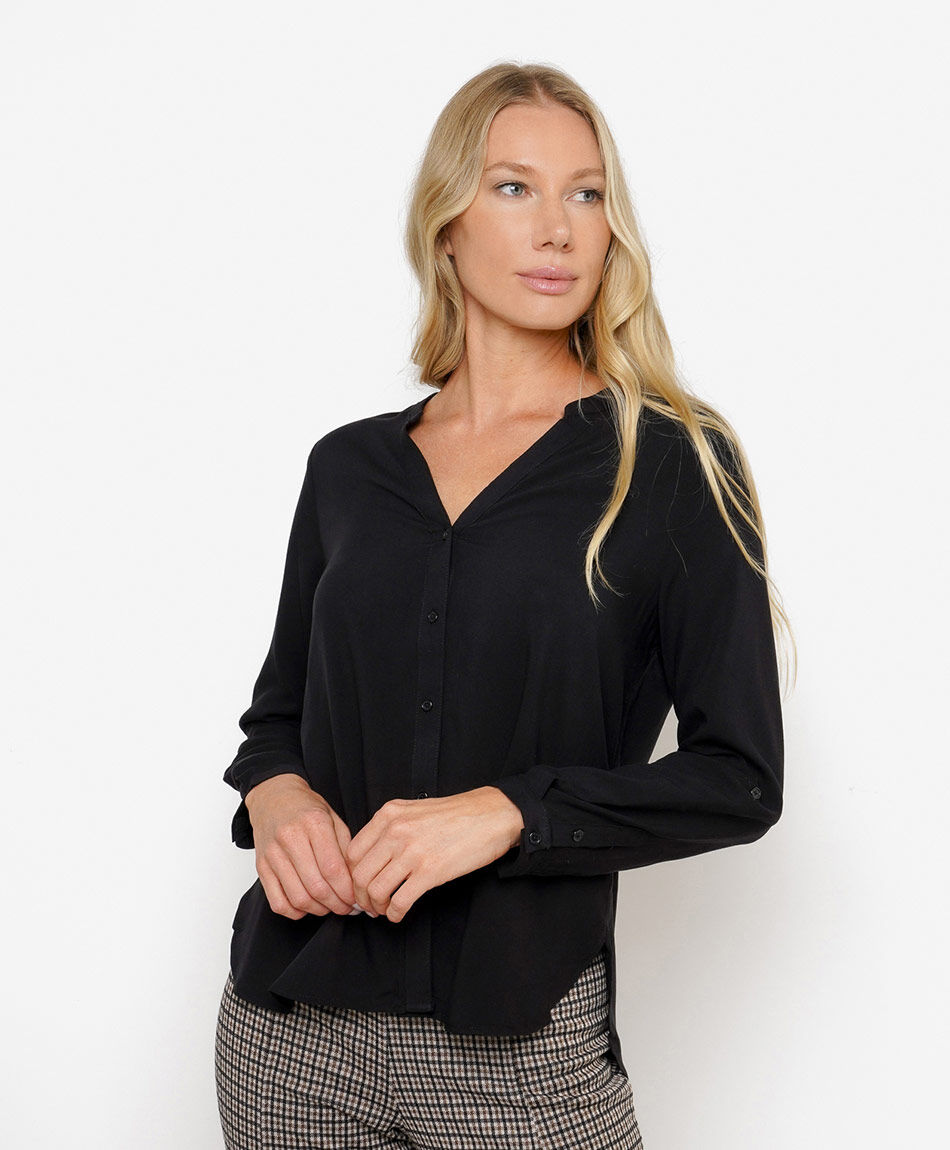 Blusa mujer cuello mao negra