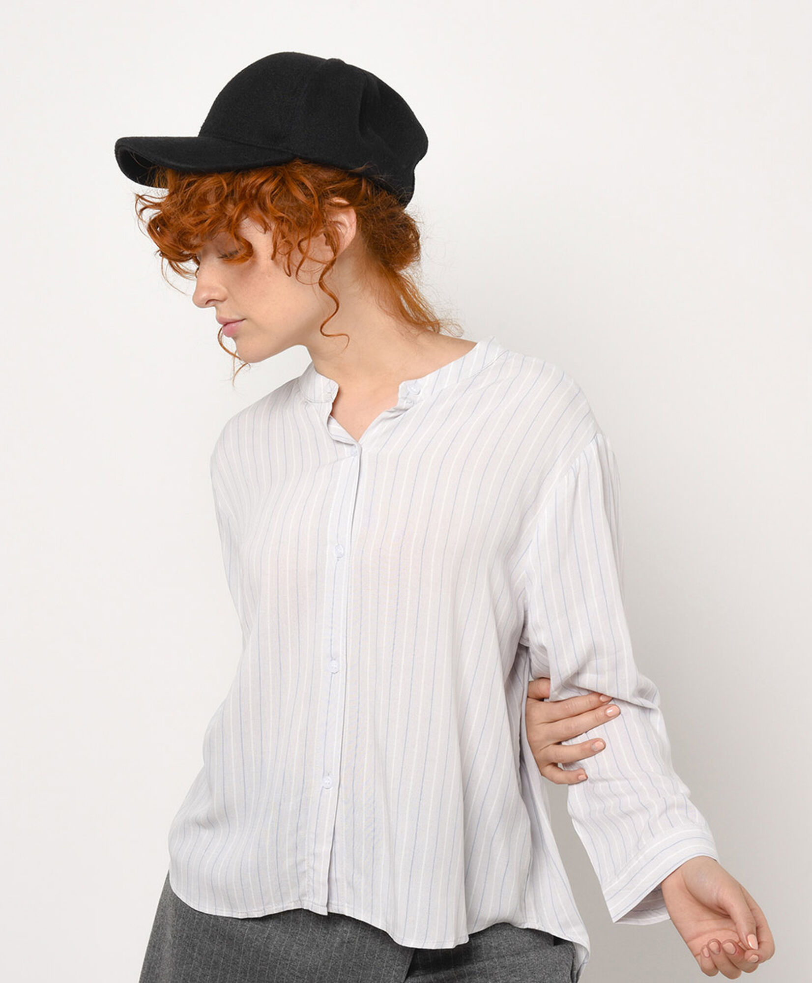 Blusa mujer líneas blanca cuello mao Blusa mujer líneas blanca cuello mao