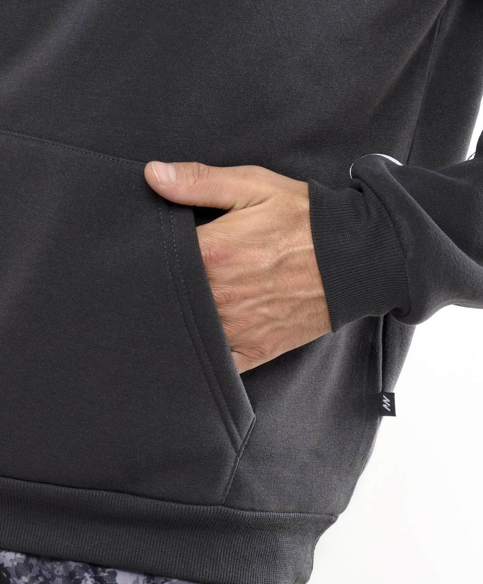 Polerón deportivo hombre línea piping Polerón deportivo hombre línea piping