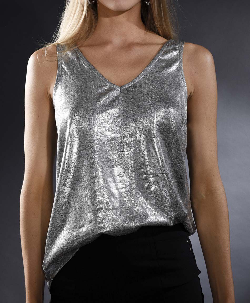 Polera oversize sin mangas cuello en v