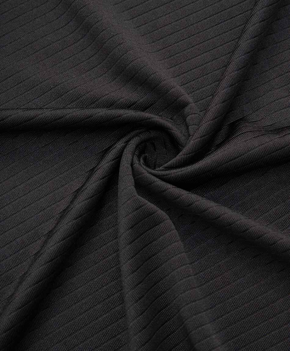 Polera deportiva hombre flechas bajas