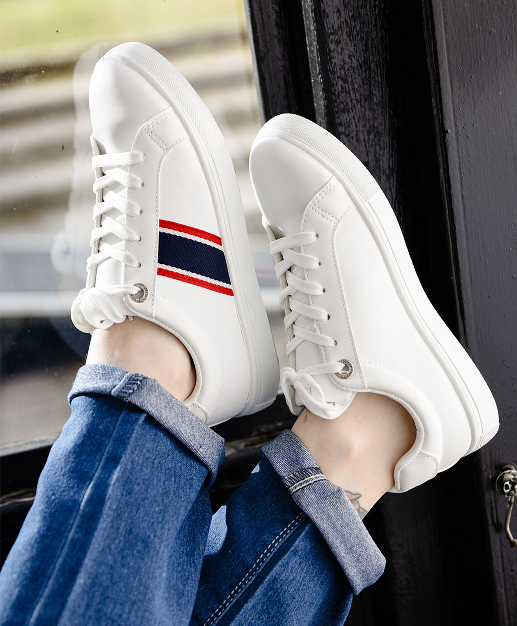 Zapatillas mujer líneas Zapatillas mujer líneas