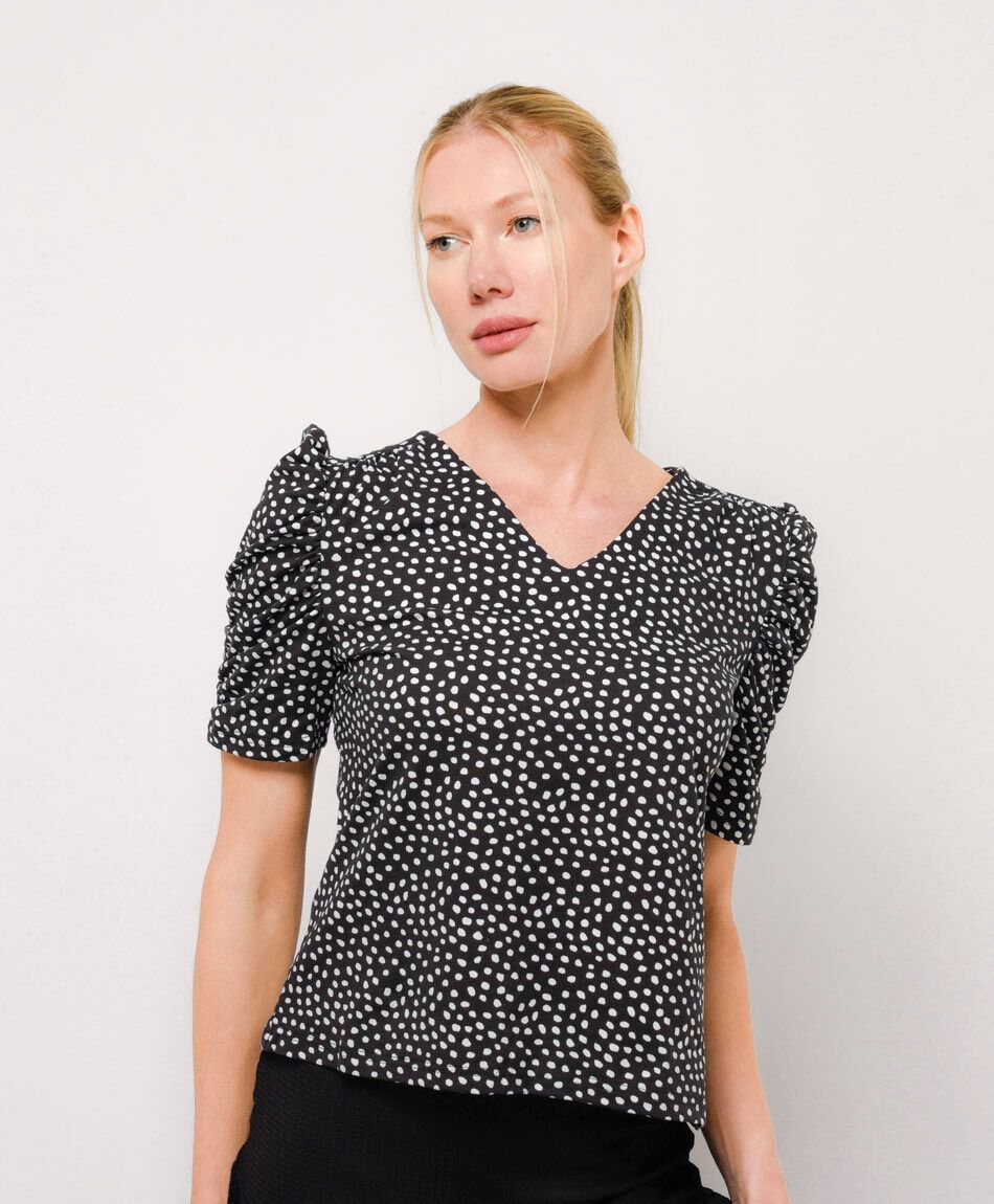 Polera mujer drapeada puntos