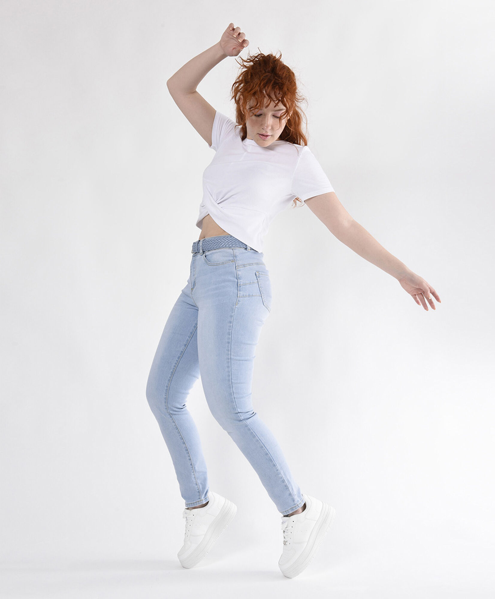 Jeans mujer cinturón trenzado slim fit Jeans mujer cinturón trenzado slim fit