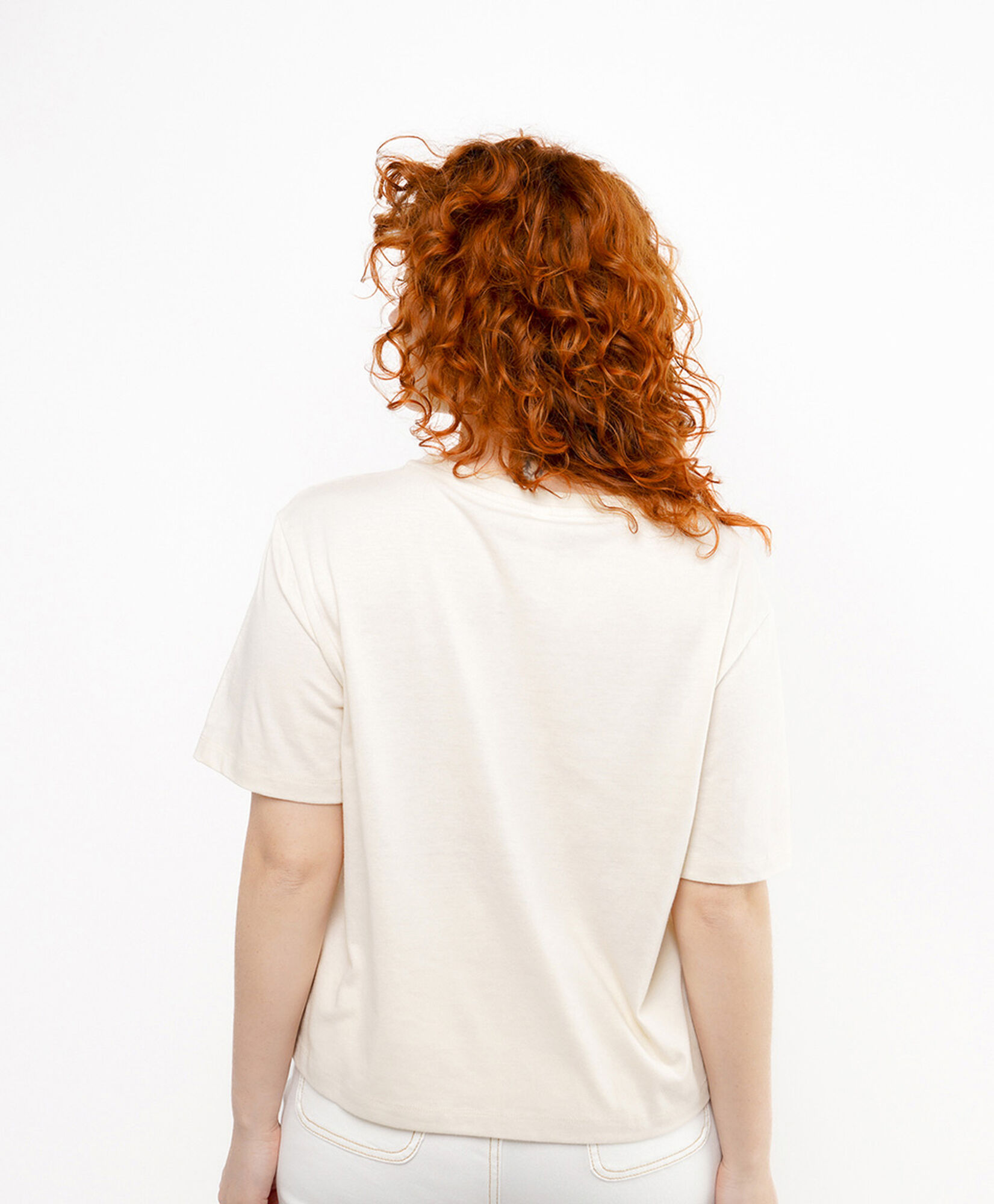 Polera mujer flores bordadas Polera mujer flores bordadas