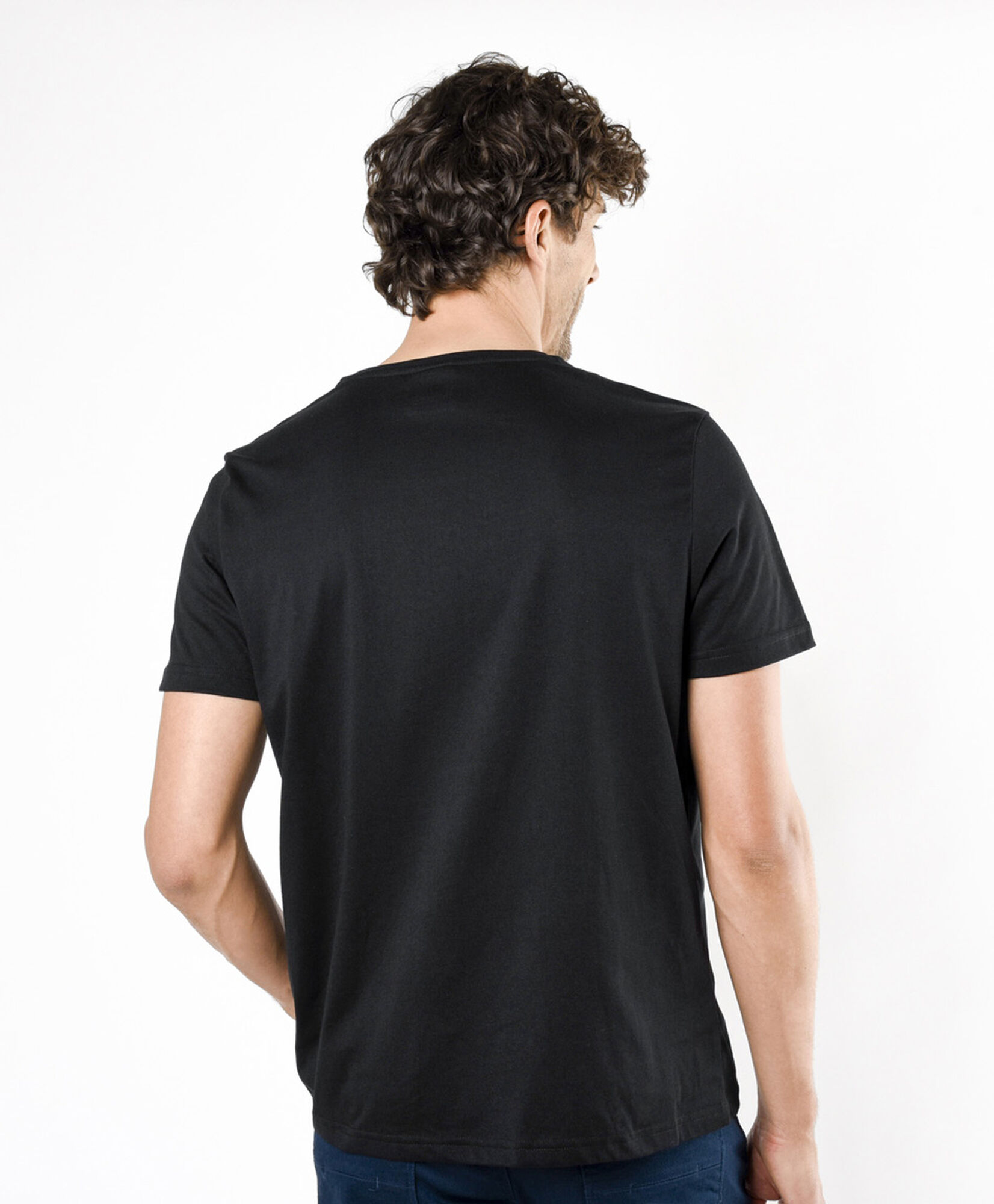 Polera hombre colores neutros mini etiqueta Polera hombre colores neutros mini etiqueta