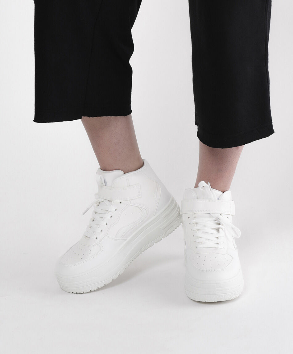 Zapatilla mujer ca&ntilde;a alta velcro