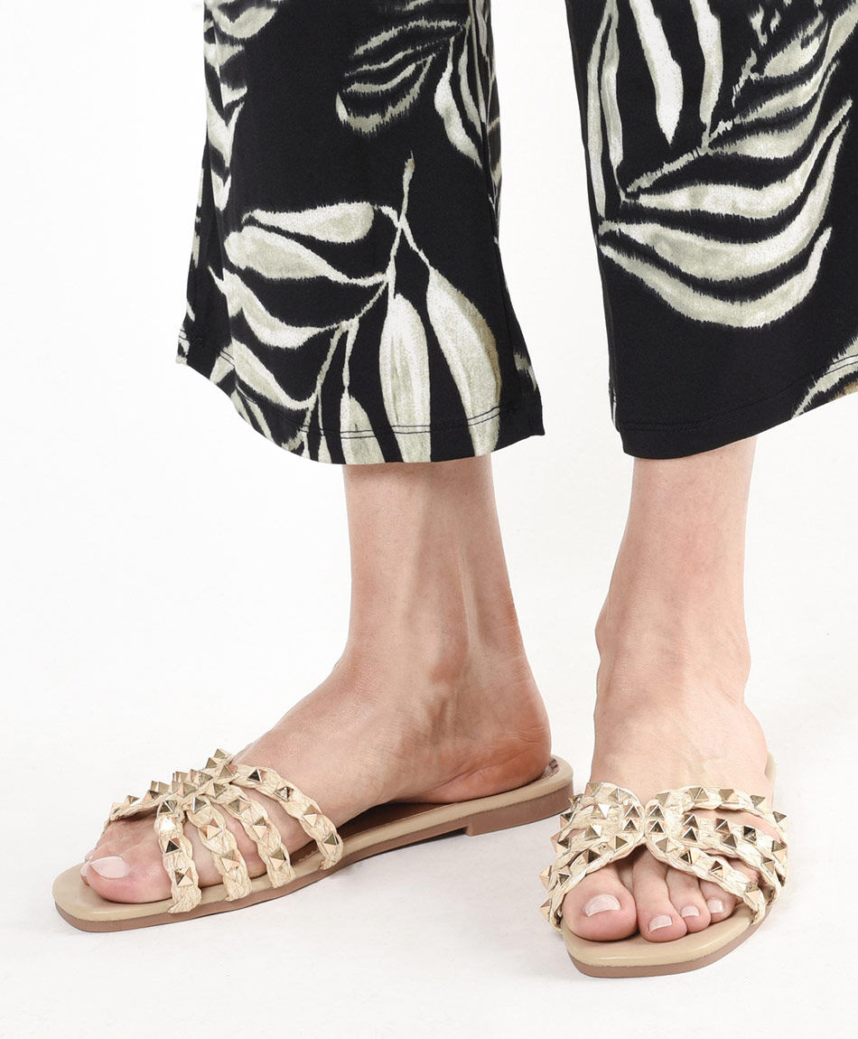 Sandalia mujer tachas