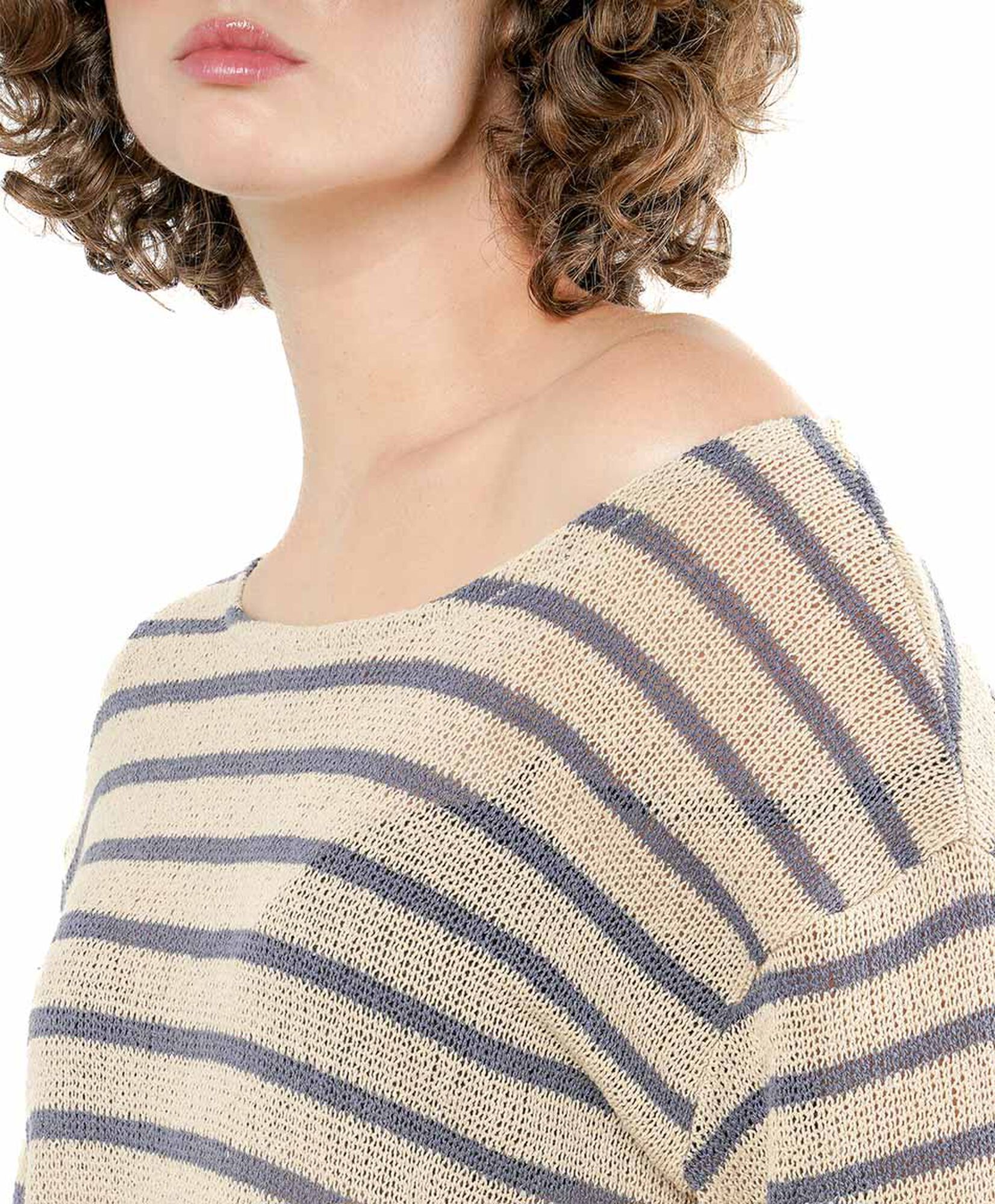 Polera mujer líneas azules tejida Polera mujer líneas azules tejida