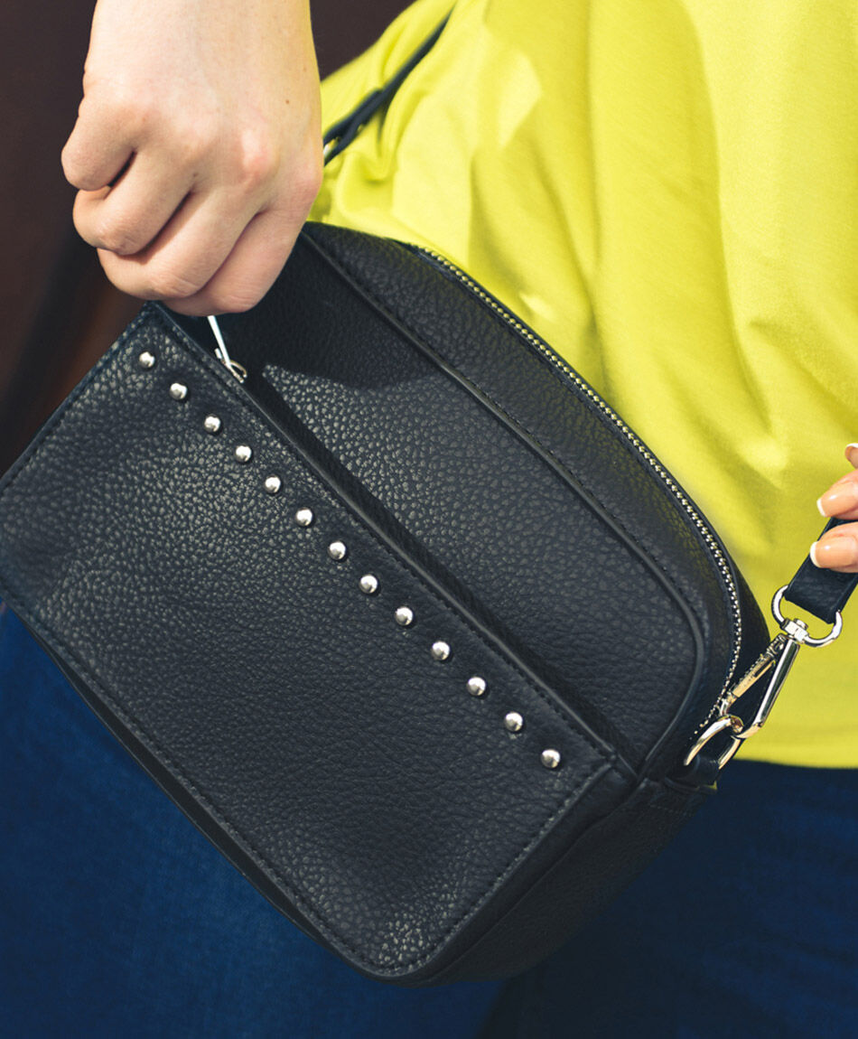 Cartera mujer mini tachas
