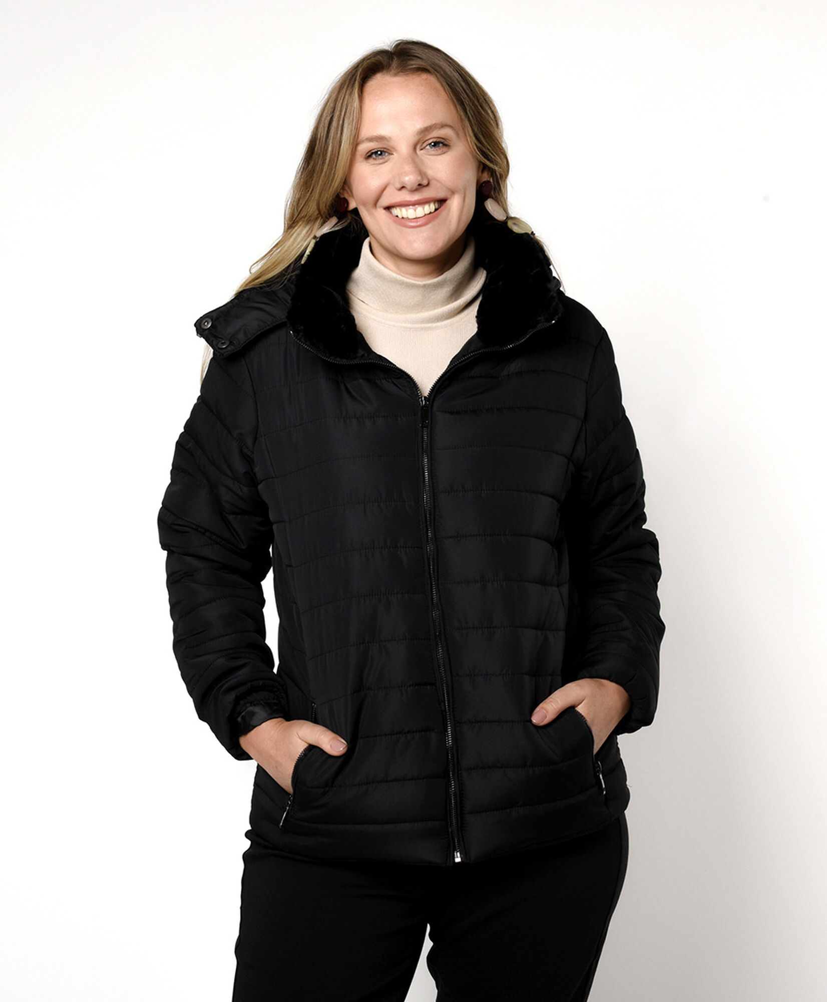 Parka mujer costuras y gorro Parka mujer costuras y gorro