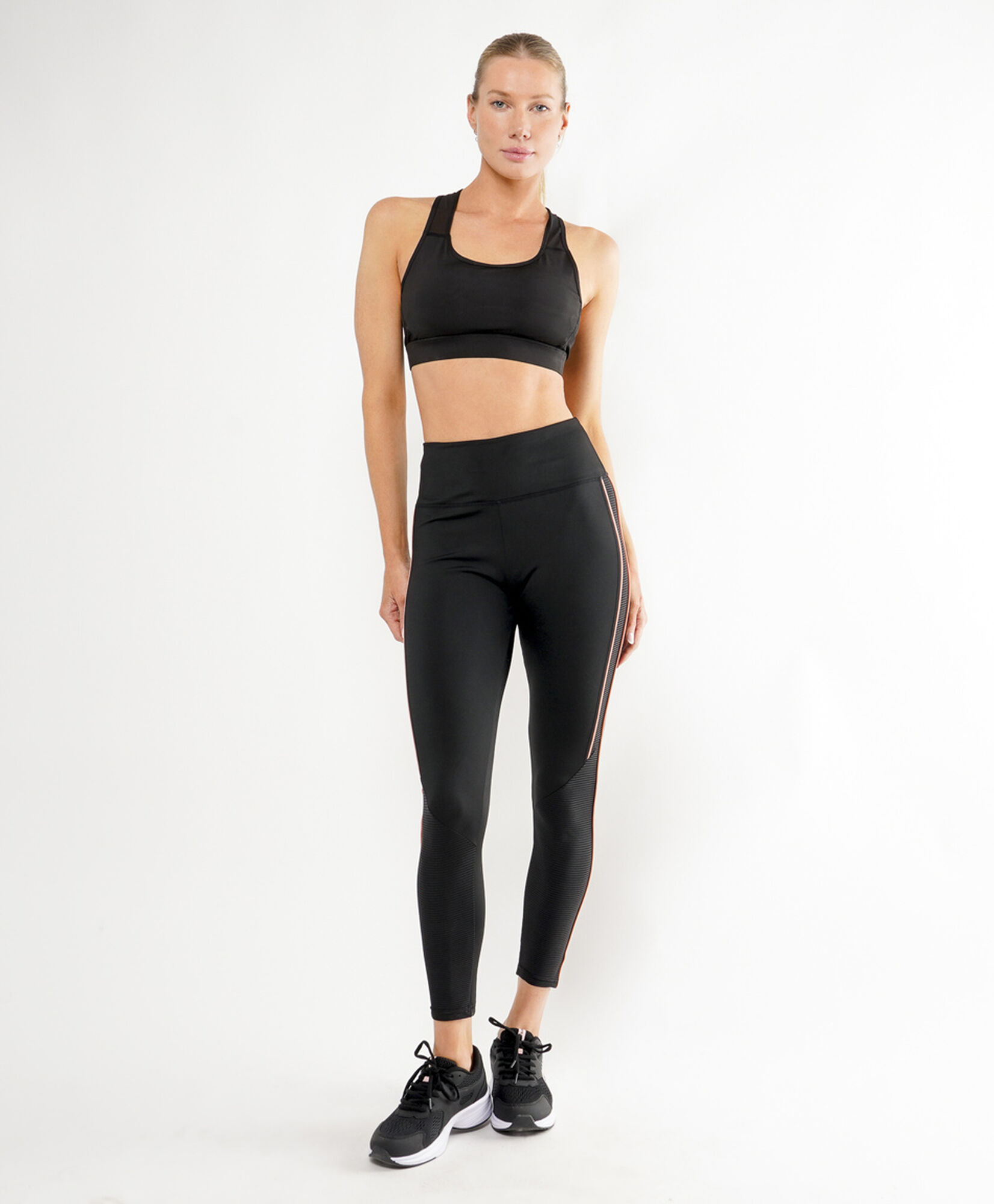 Calza deportiva mujer línea textura Calza deportiva mujer línea textura