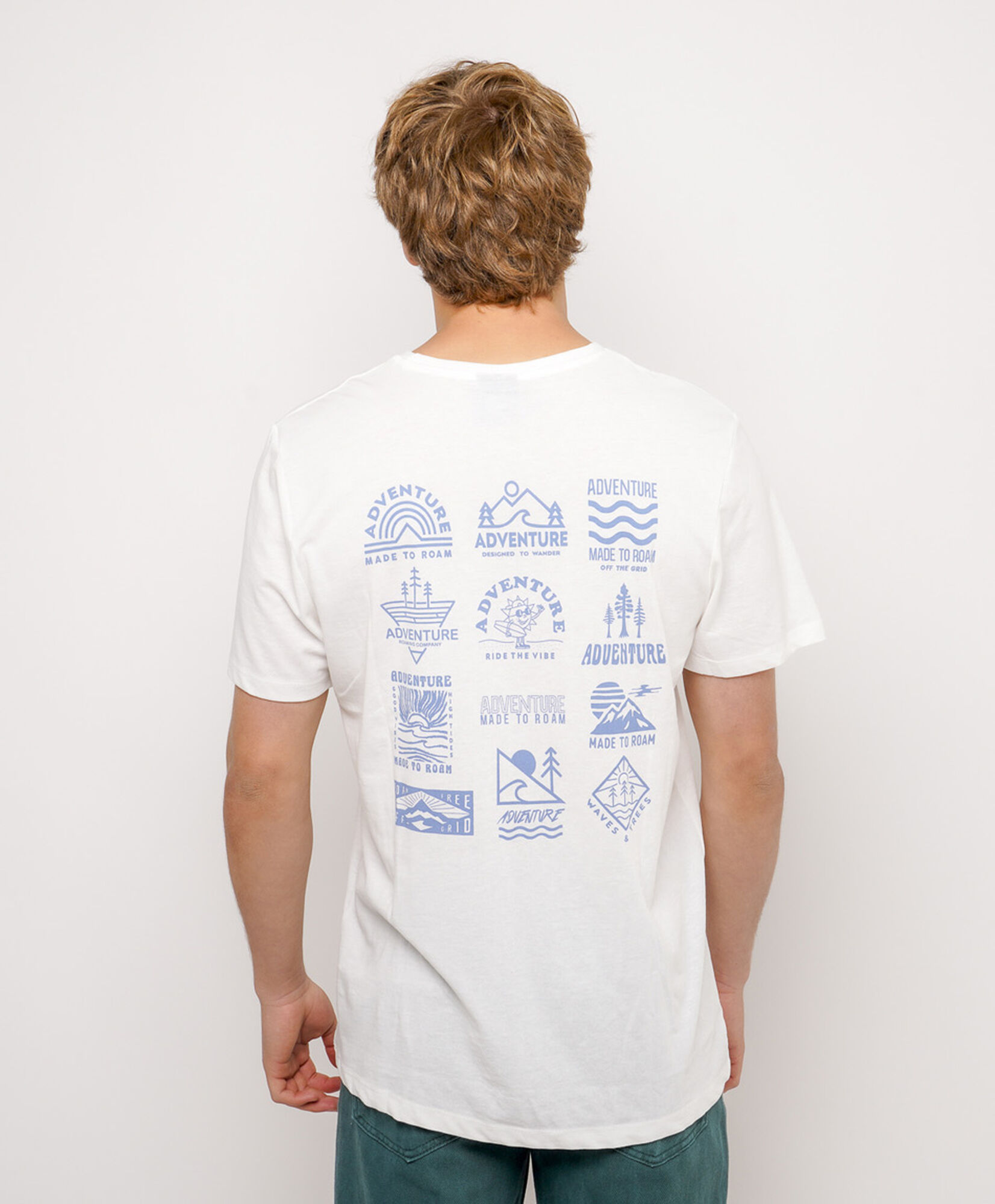 Polera hombre doble estampado adventure Polera hombre doble estampado adventure