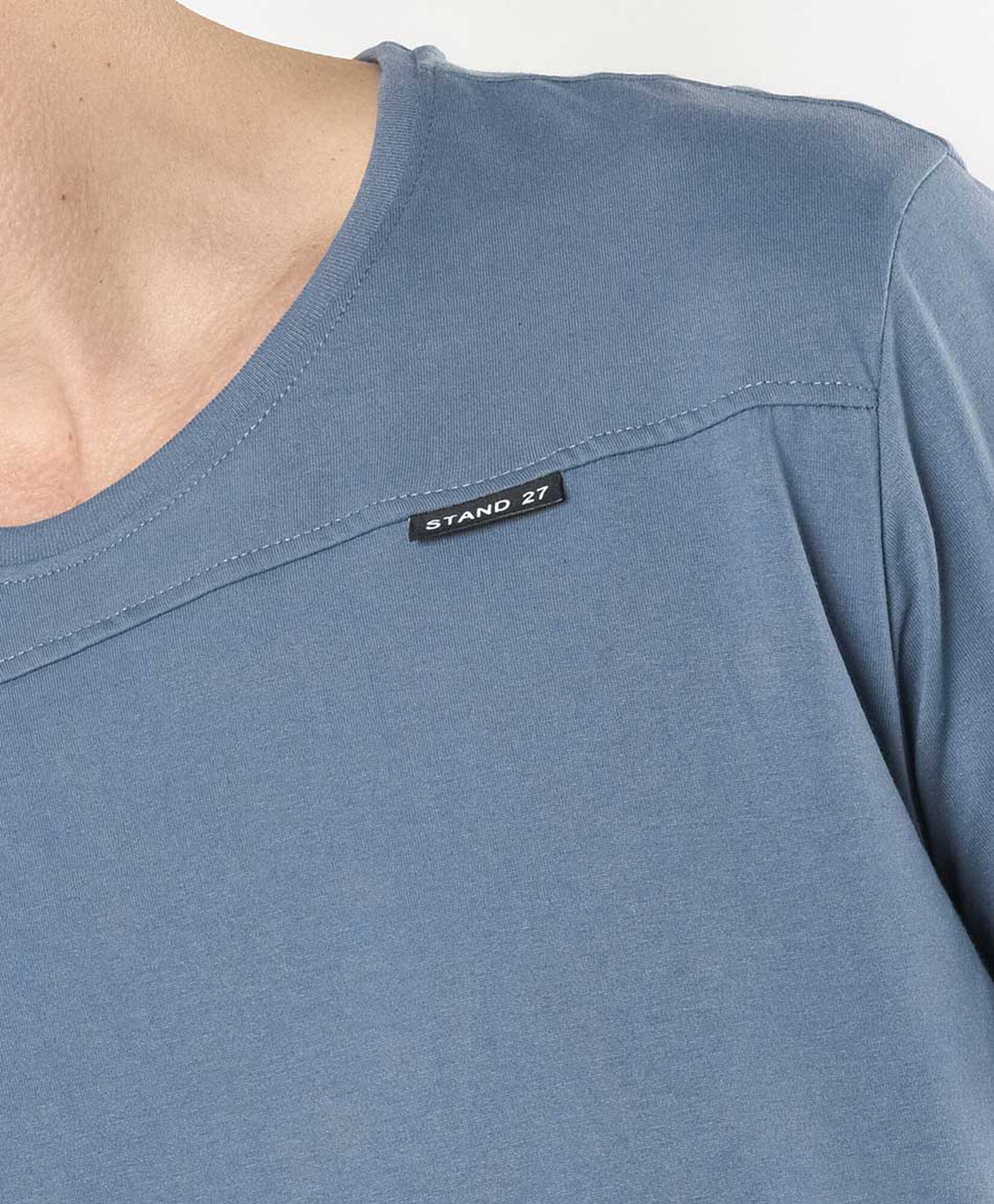 Polera hombre colores neutros mini etiqueta Polera hombre colores neutros mini etiqueta