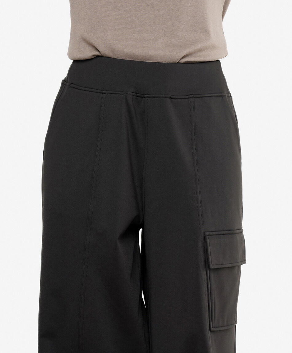 Pantal&oacute;n mujer wide leg dise&ntilde;o cargo black