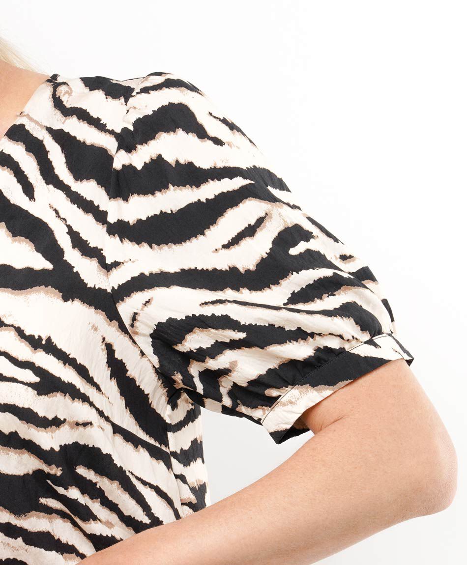 Blusa mujer animal print botones