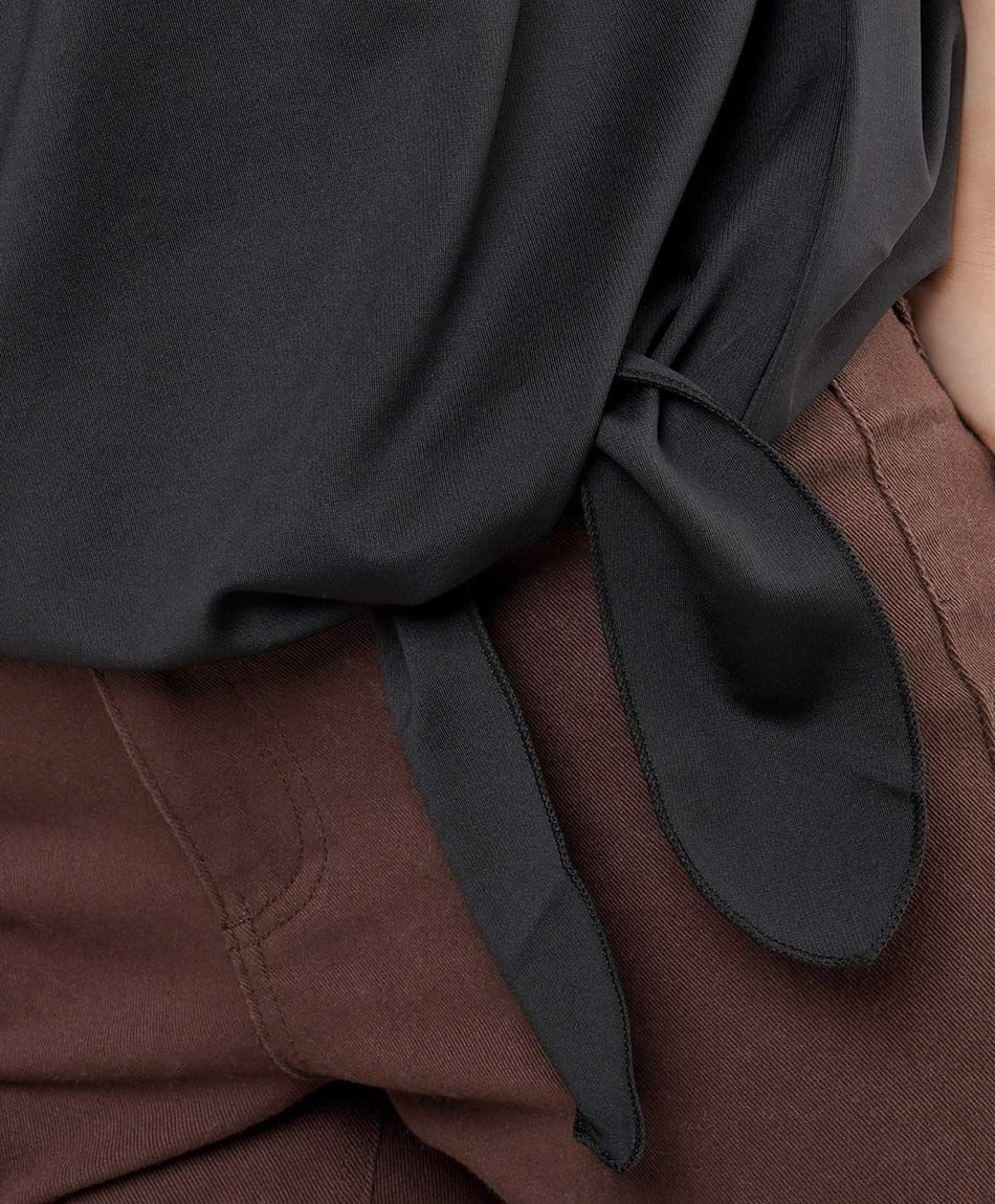 Polera mujer nudo lateral negro