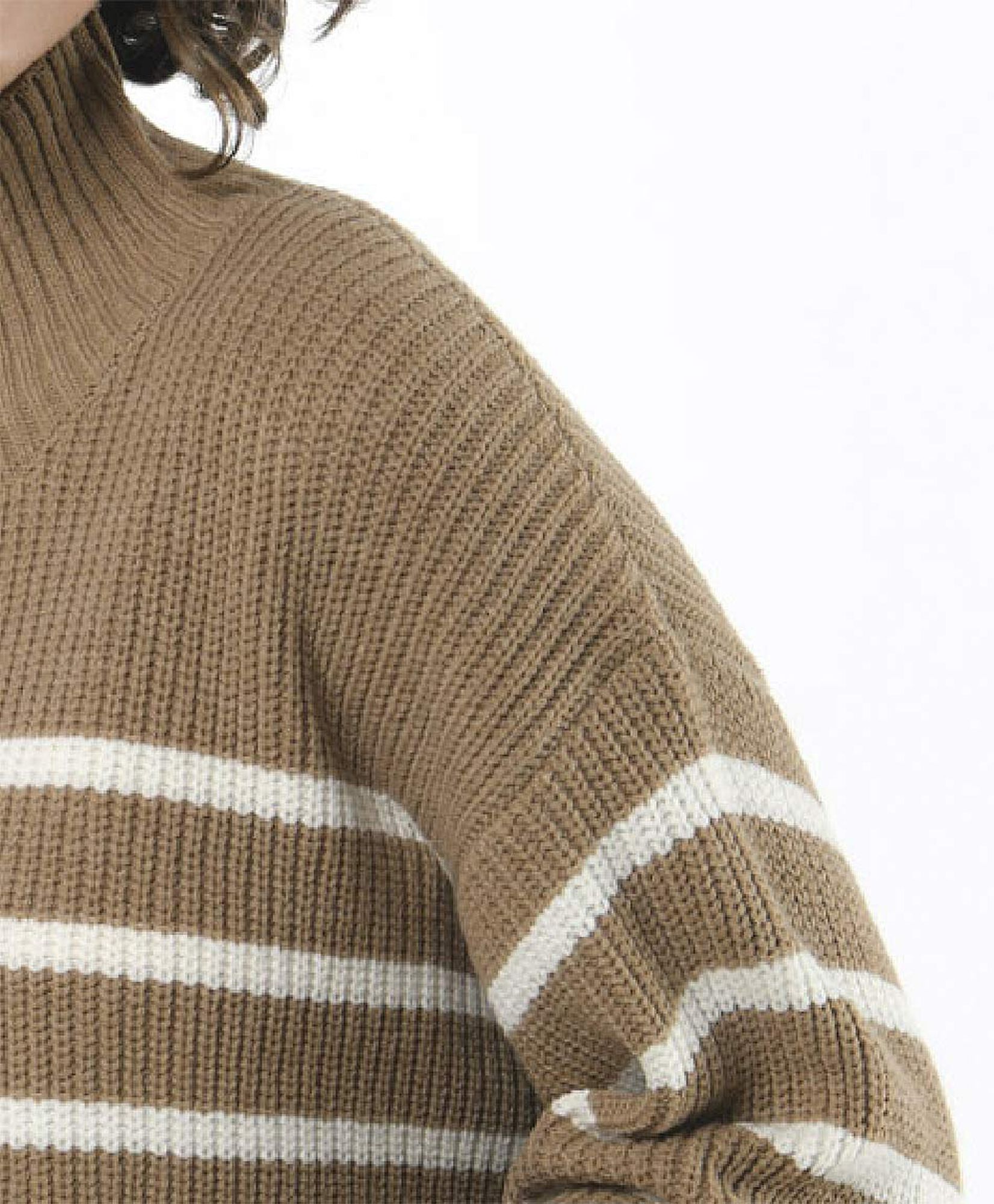 Sweater mujer líneas cuello alto Sweater mujer líneas cuello alto