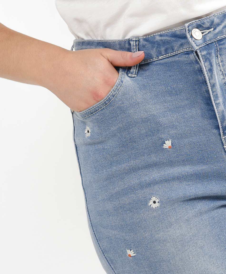 Jeans mujer flores bordadas skinny fit