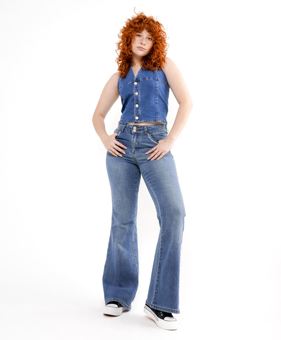 Jeans mujer bolsillos bordados flare
