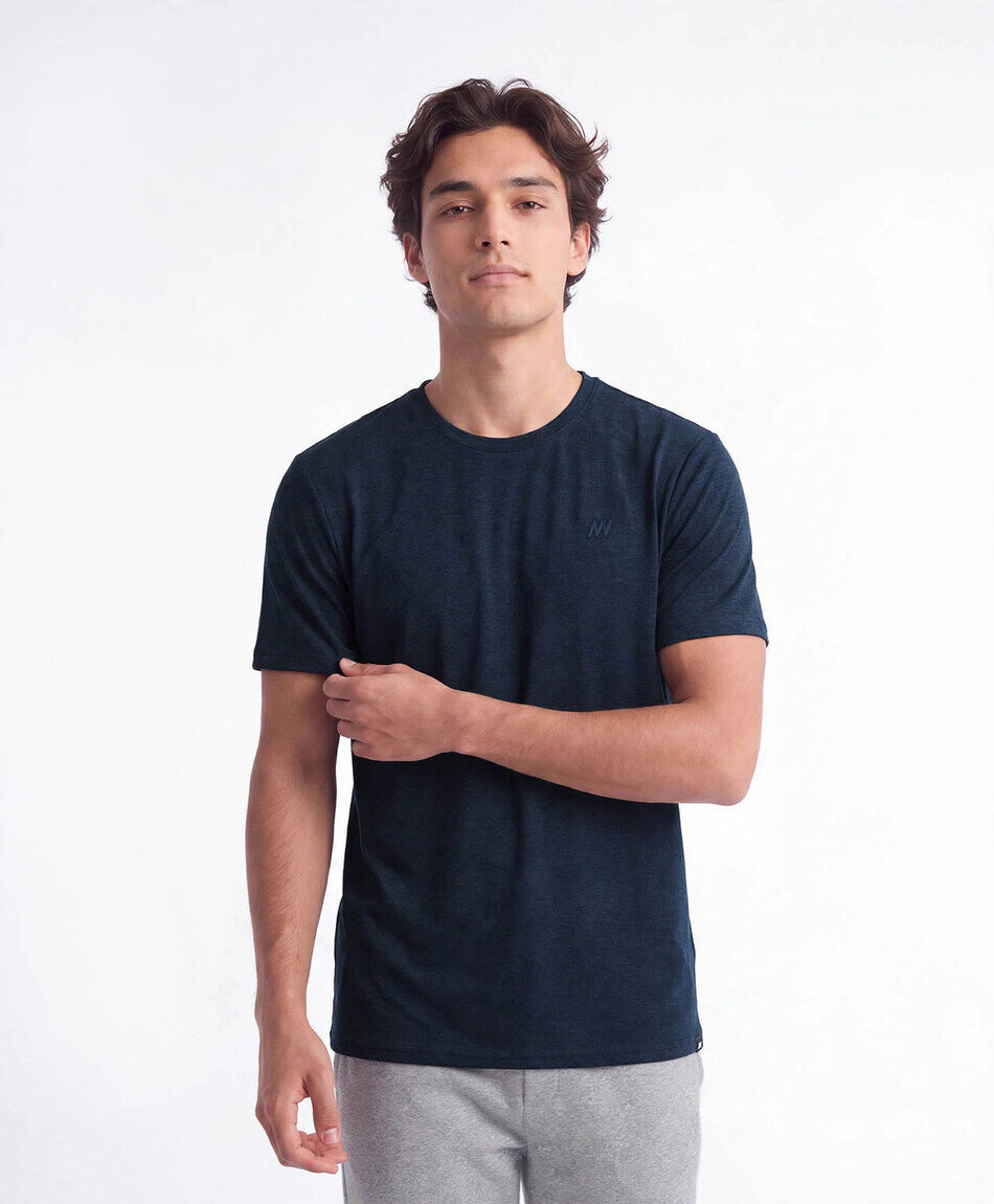 Polera deportiva hombre lisa