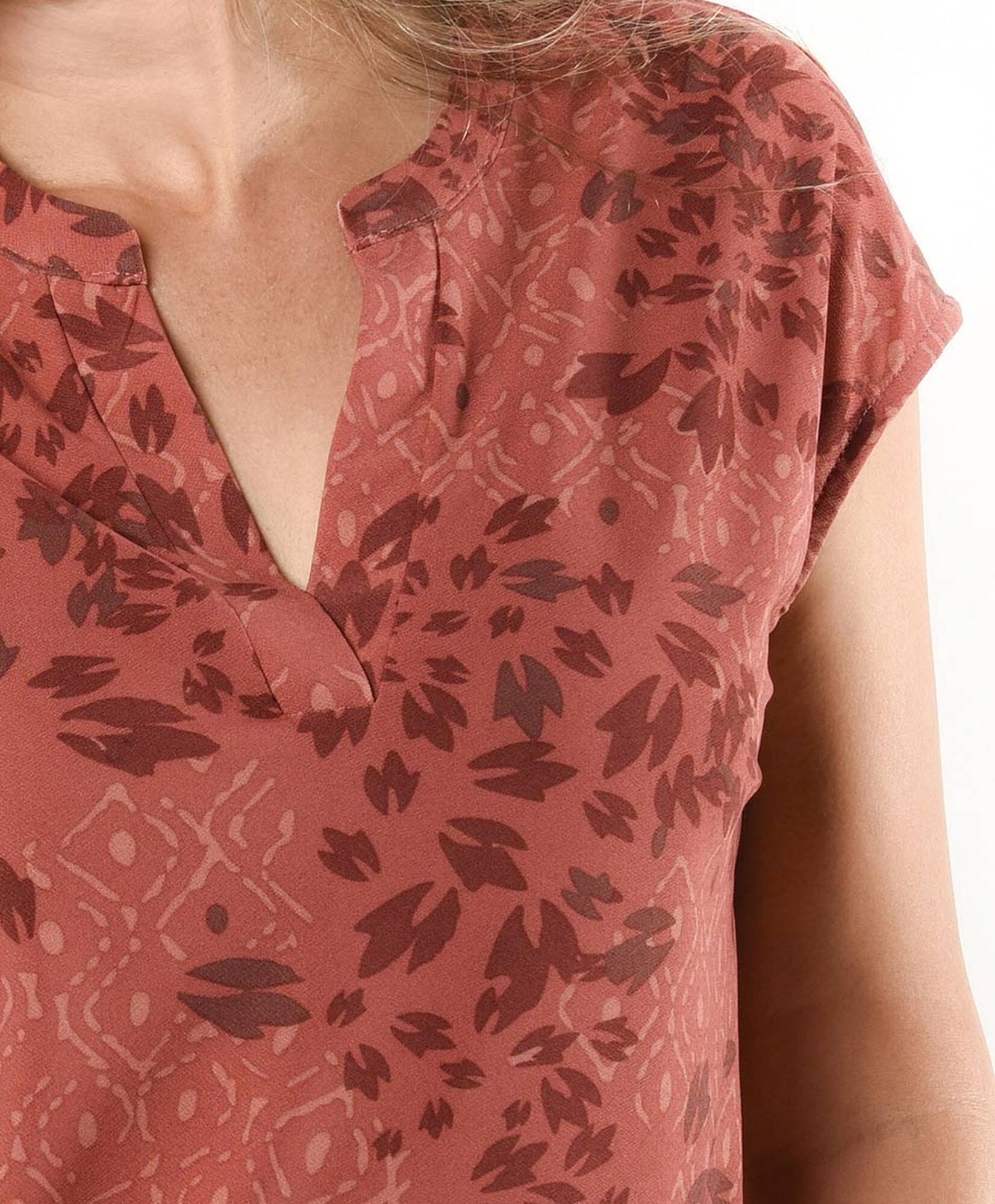 Polera mujer hojitas Polera mujer hojitas