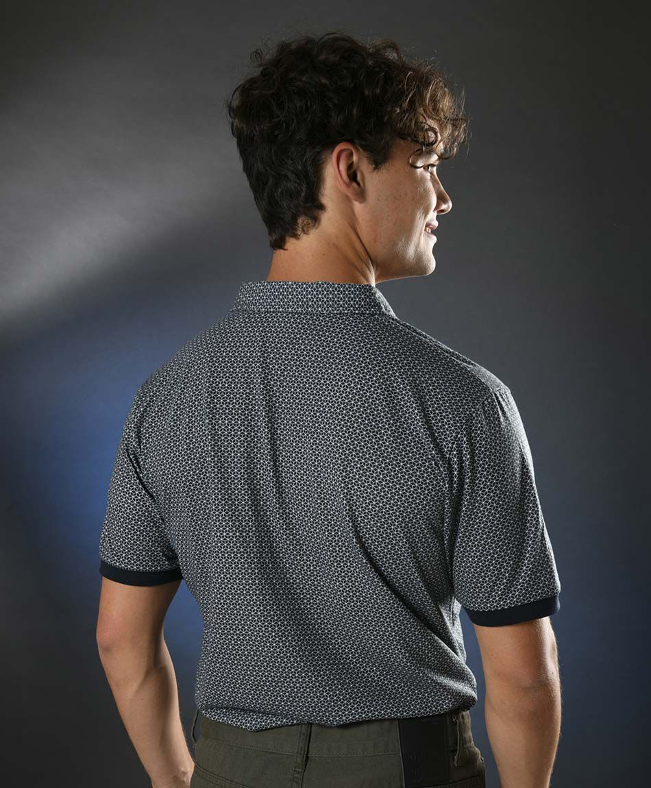 Polera manga corta cuello piqu&eacute;