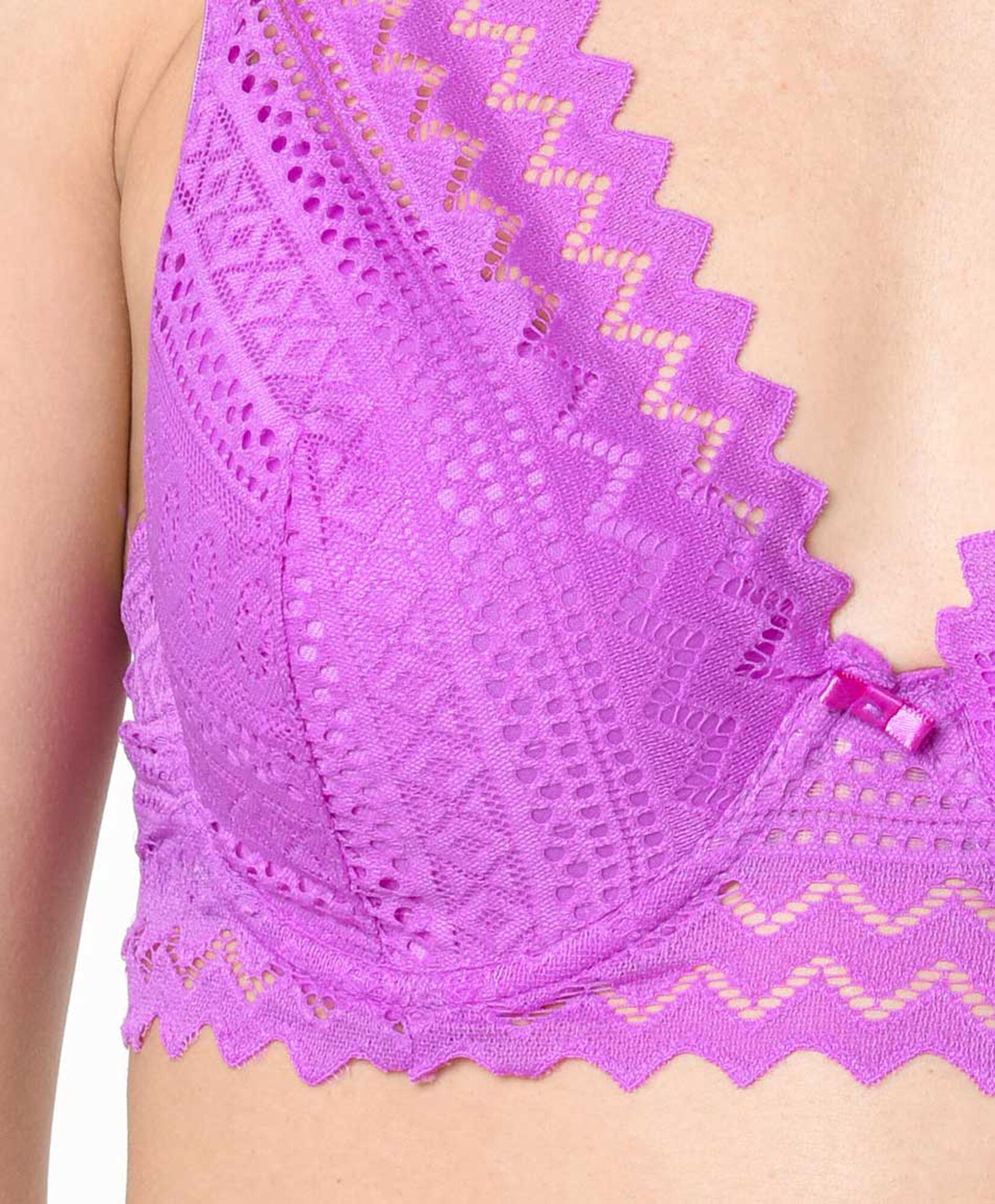 Sostén mujer encajes zigzag Sostén mujer encajes zigzag