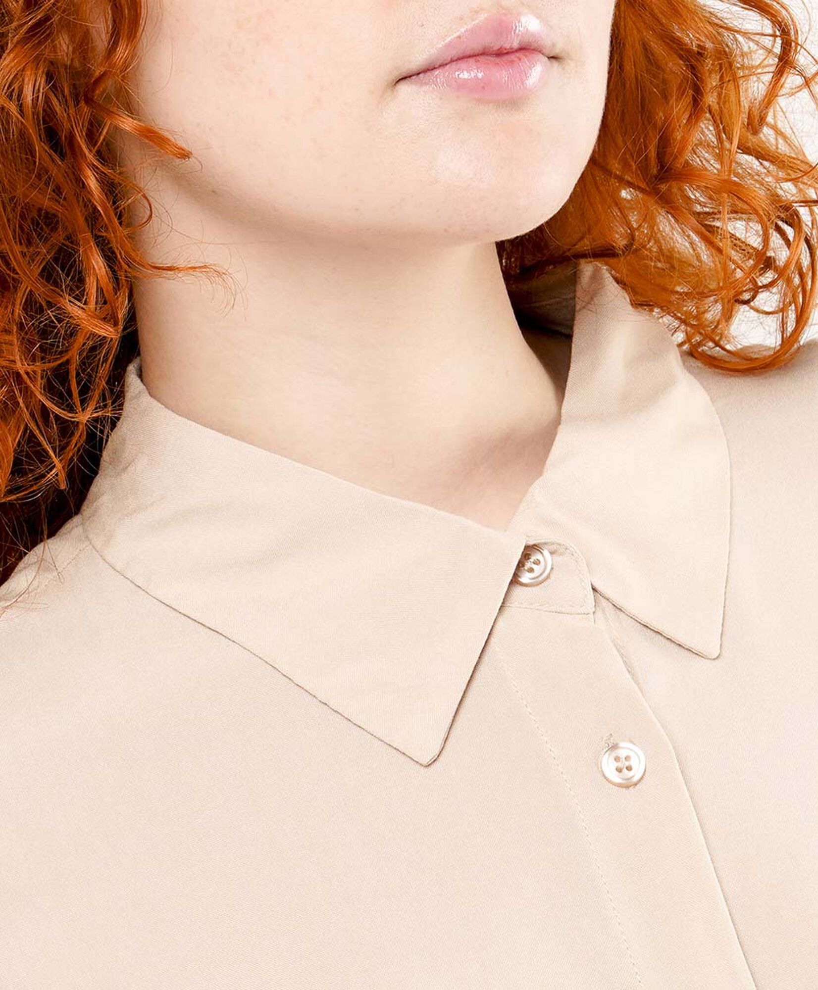 Blusa mujer clásica beige Blusa mujer clásica beige