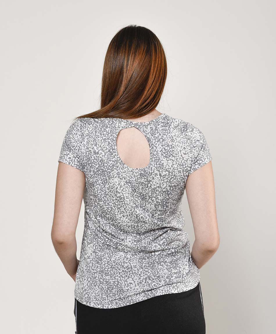 Polera deportiva mujer animal print frase
